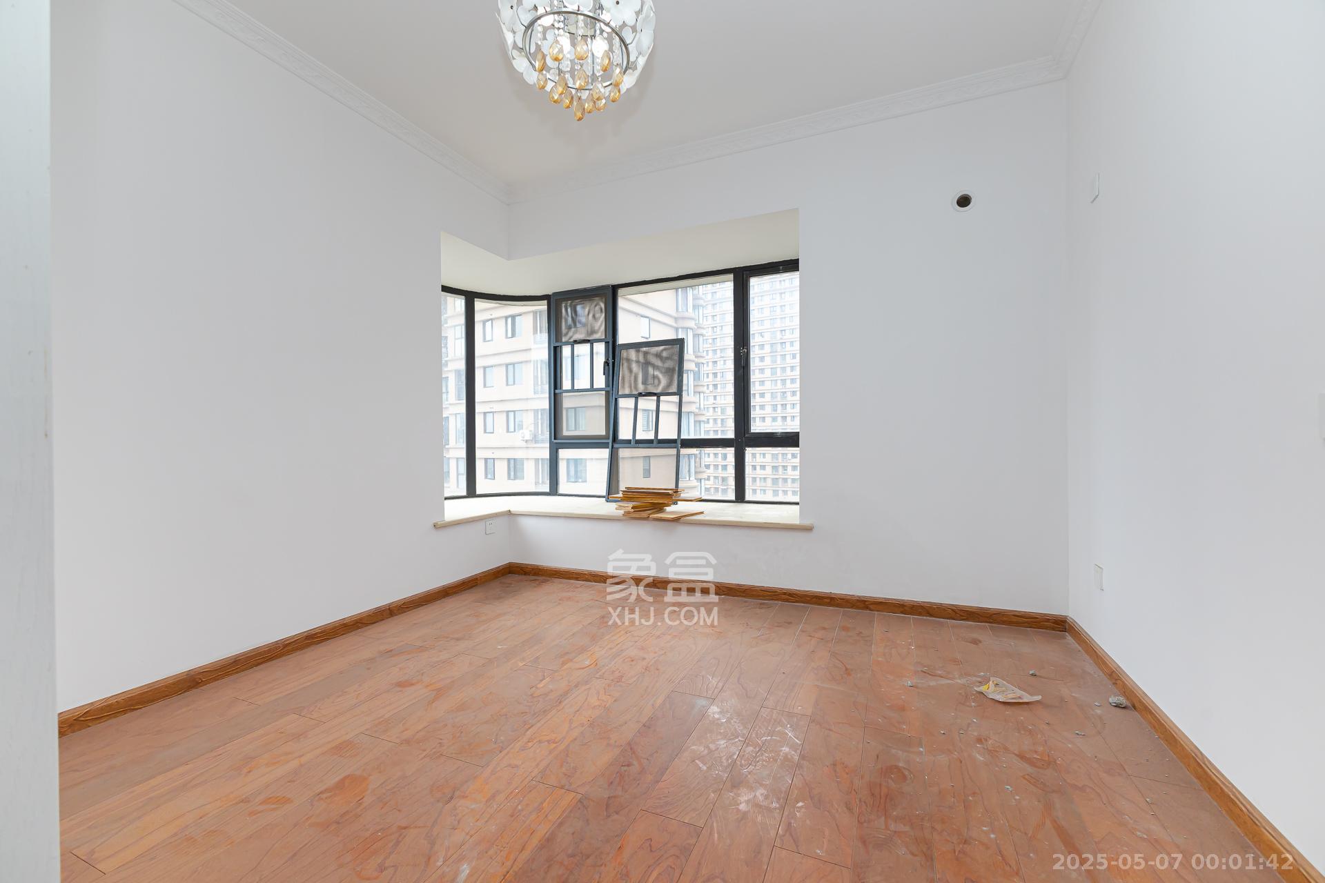 润和之悦(金泽园) 4室2厅1卫 90.0万 润和之悦(金泽园) 4室2厅1卫 90.0万卧室