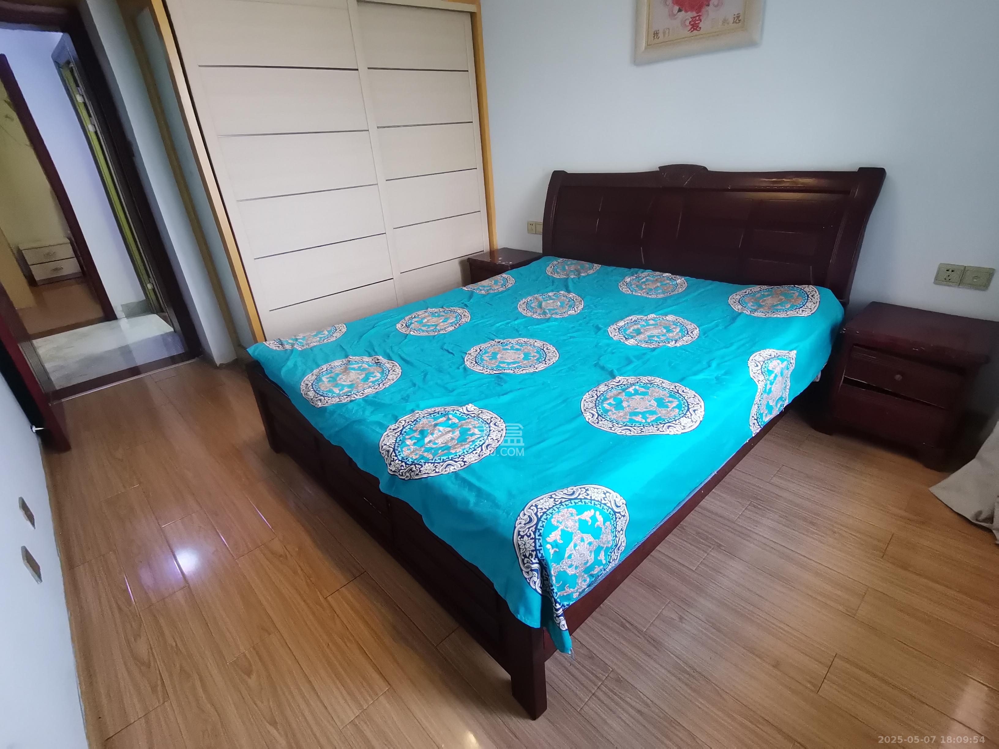 恒广国际景园一二区 1室2厅1卫 1800.0元/月 恒广国际景园一二区 1室2厅1卫 1800.0元/月室内图