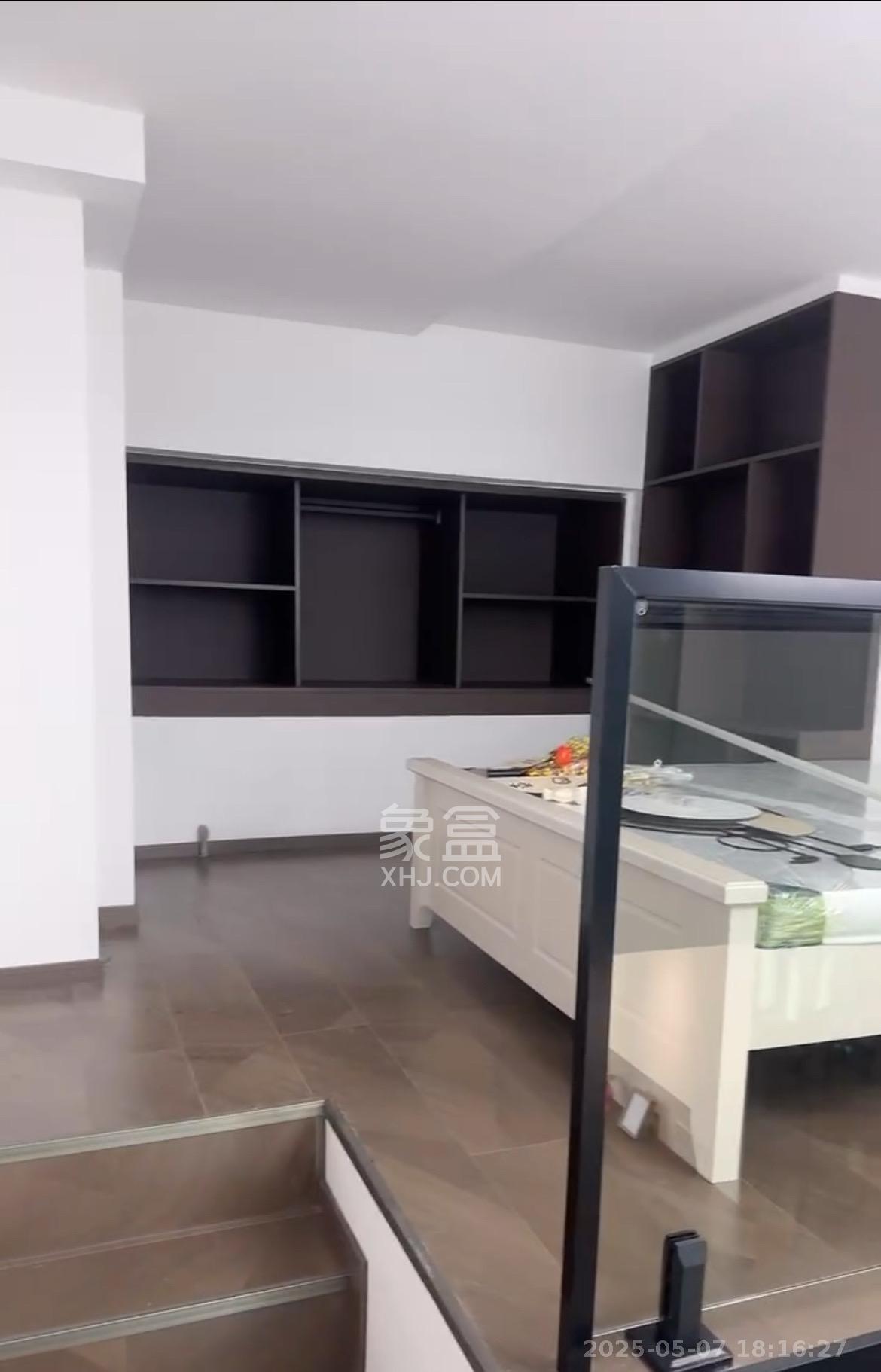 绿地V岛 1室1厅1卫 2500.0元/月 绿地V岛 1室1厅1卫 2500.0元/月室内图