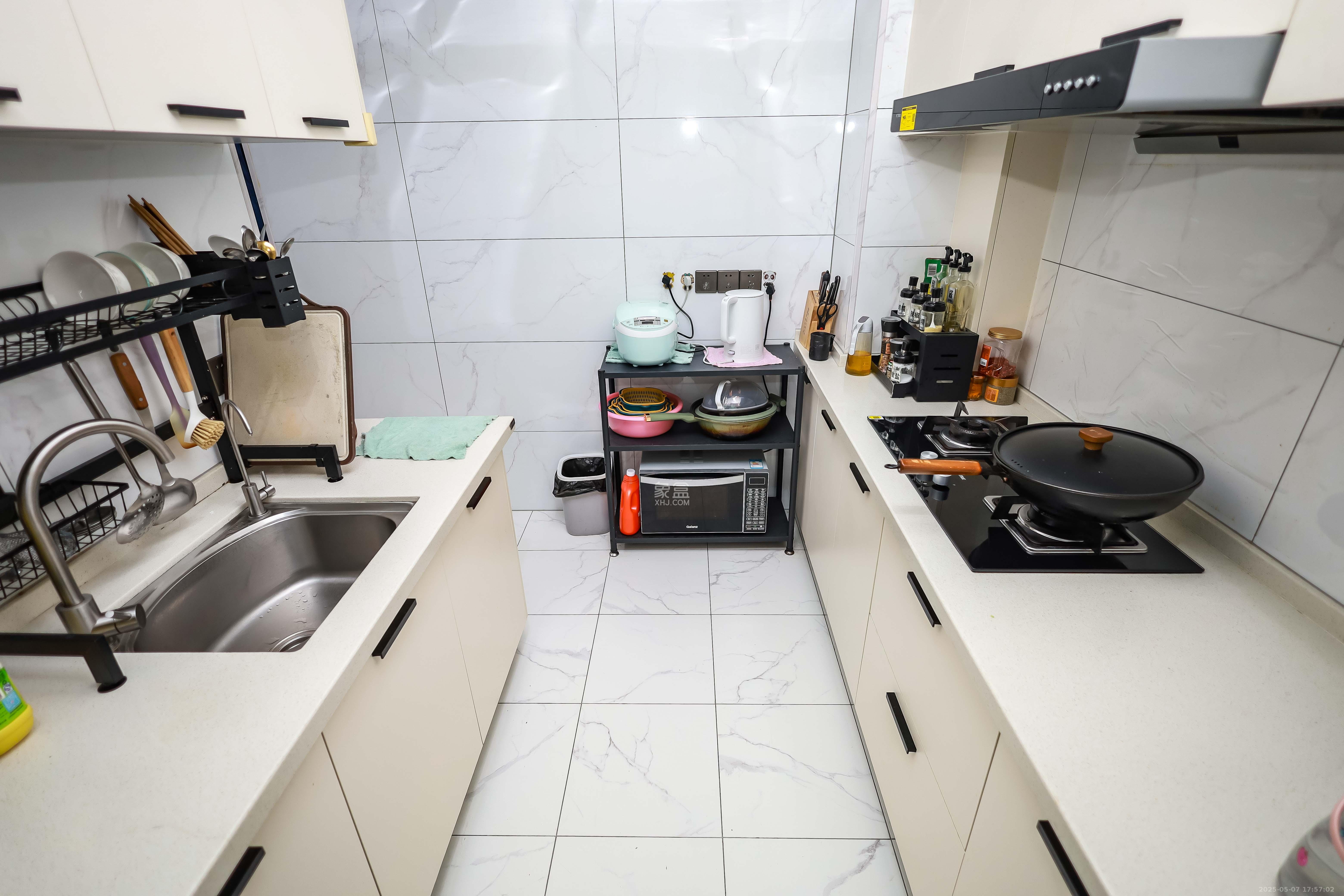 万象府台  3室2厅2卫    200.0万 万象府台  3室2厅2卫    200.0万厨房