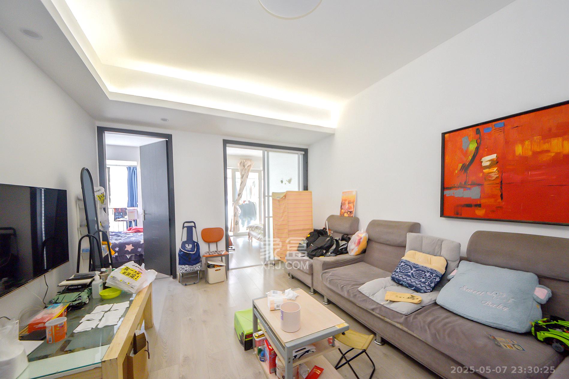 丽星景园  2室2厅1卫    53.0万 丽星景园  2室2厅1卫    53.0万客厅