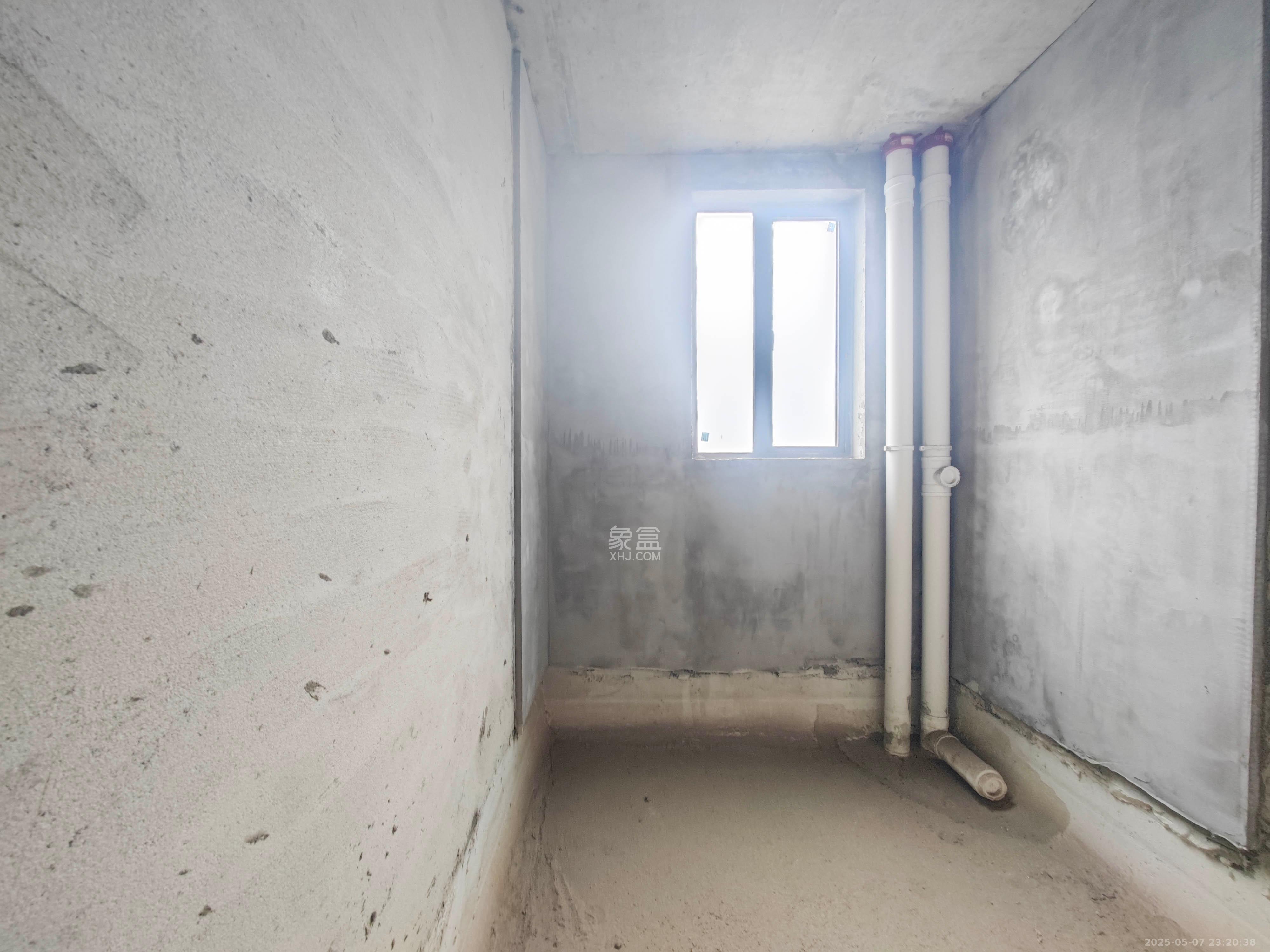 云开壹品樾玺 5室2厅2卫 126.0万 云开壹品樾玺 5室2厅2卫 126.0万卫生间