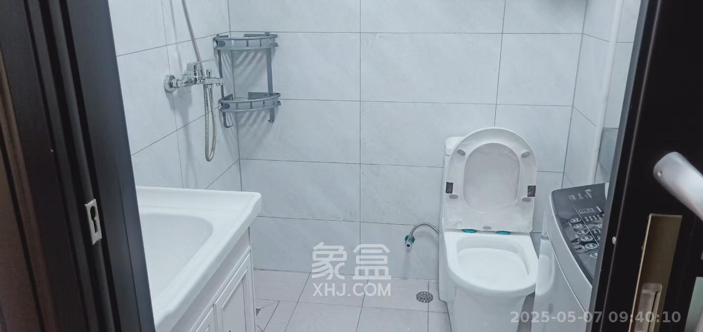 绿地之窗   51.16㎡     1300.00元/月室内图