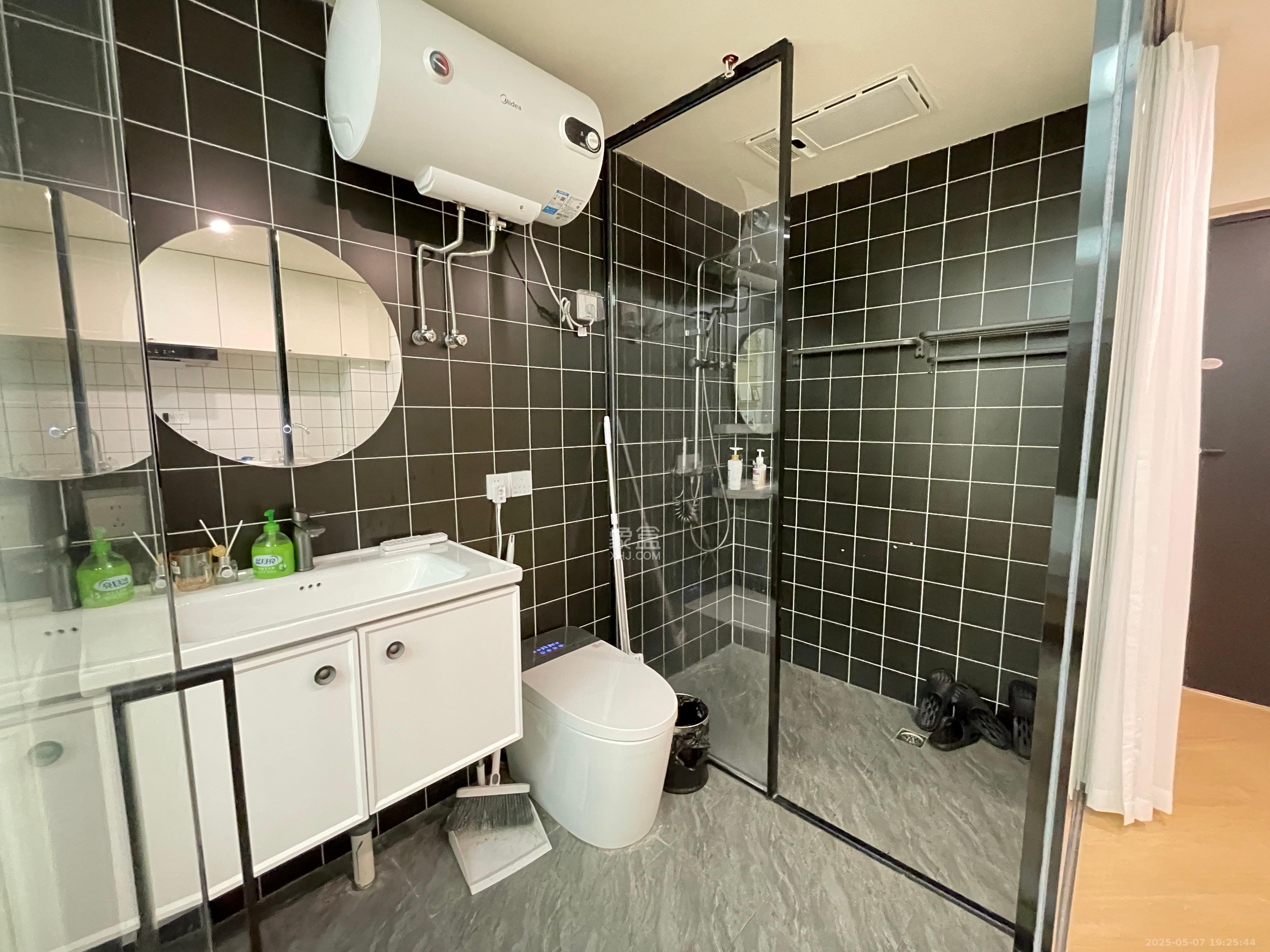 华润置地中心  1室1厅1卫    2500.0元/月室内图