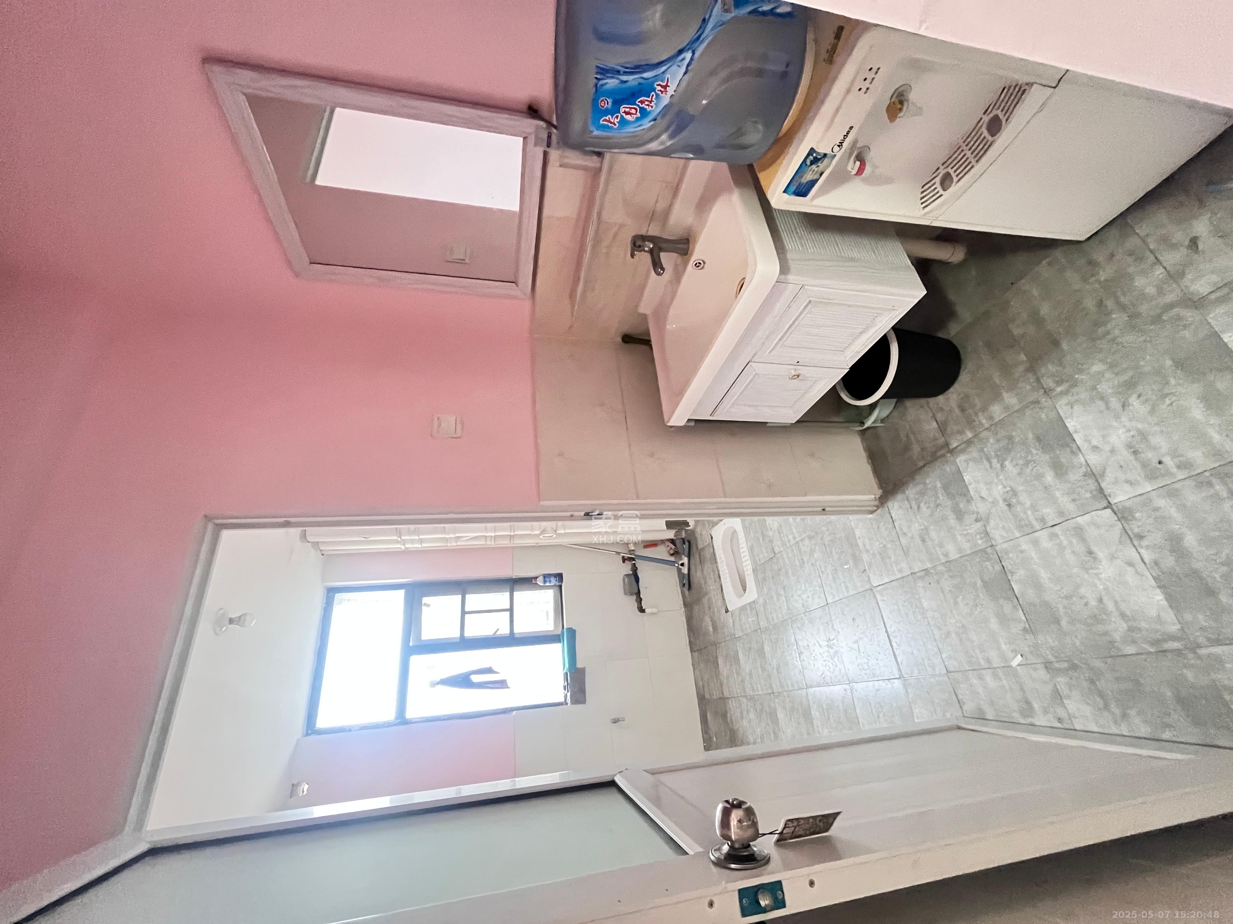 恒生碧水龙庭  4室2厅2卫   2200.00元/月室内图