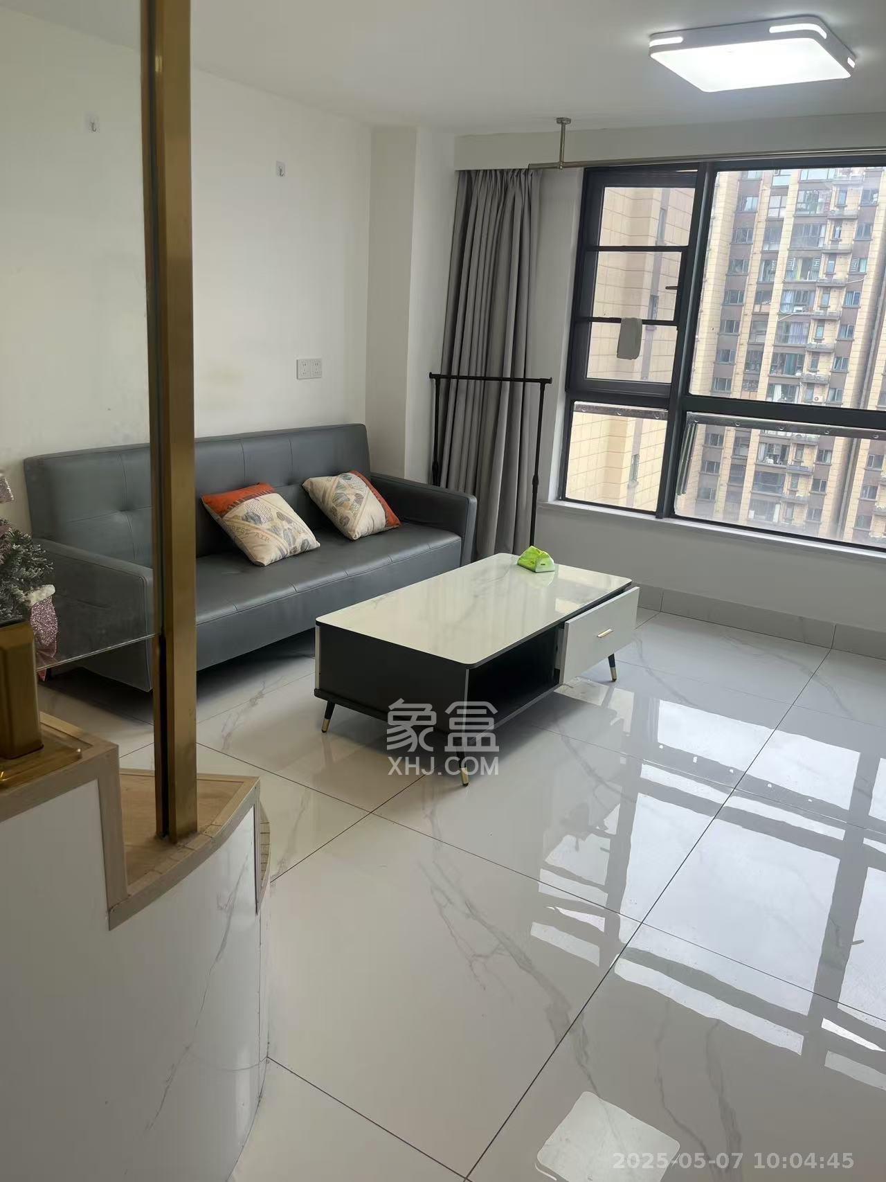 荣盛花语书苑 2室1厅1卫 2300.0元/月 荣盛花语书苑 2室1厅1卫 2300.0元/月室内图