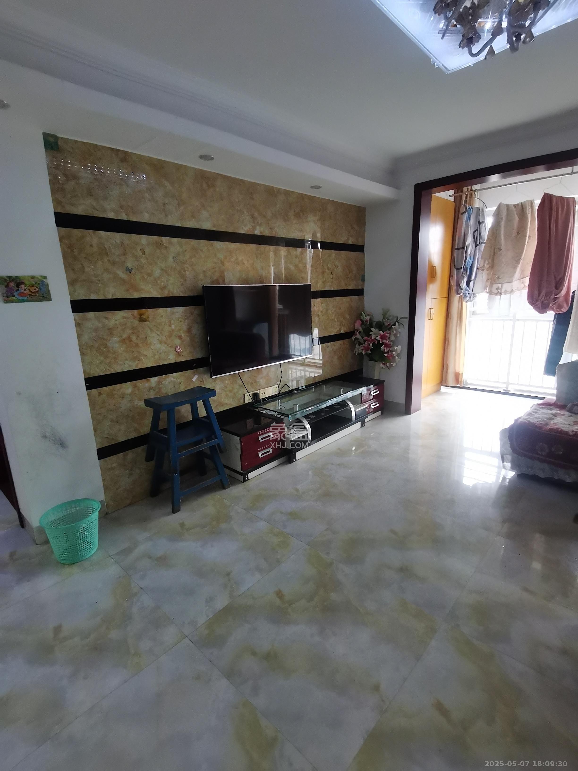 恒广国际景园一二区 1室2厅1卫 1800.0元/月 恒广国际景园一二区 1室2厅1卫 1800.0元/月室内图