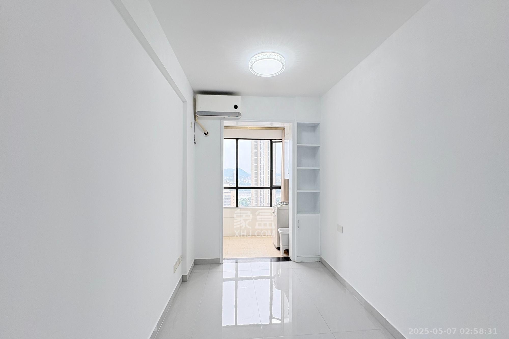 五一大道202(中环壹世界)  3室2厅1卫    112.0万 五一大道202(中环壹世界)  3室2厅1卫    112.0万卧室