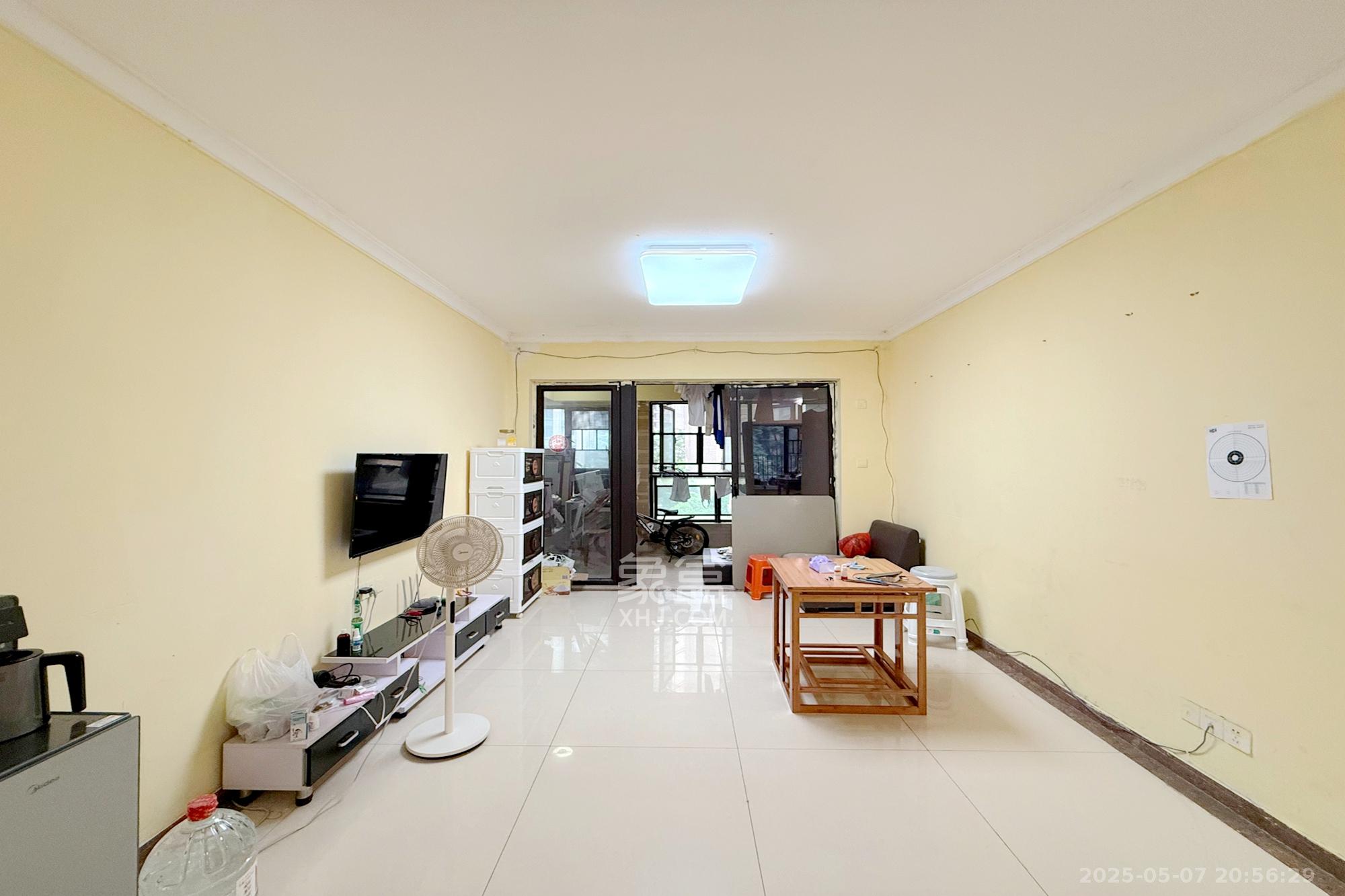 时代倾城一期  3室2厅2卫    78.0万 时代倾城一期  3室2厅2卫    78.0万客厅