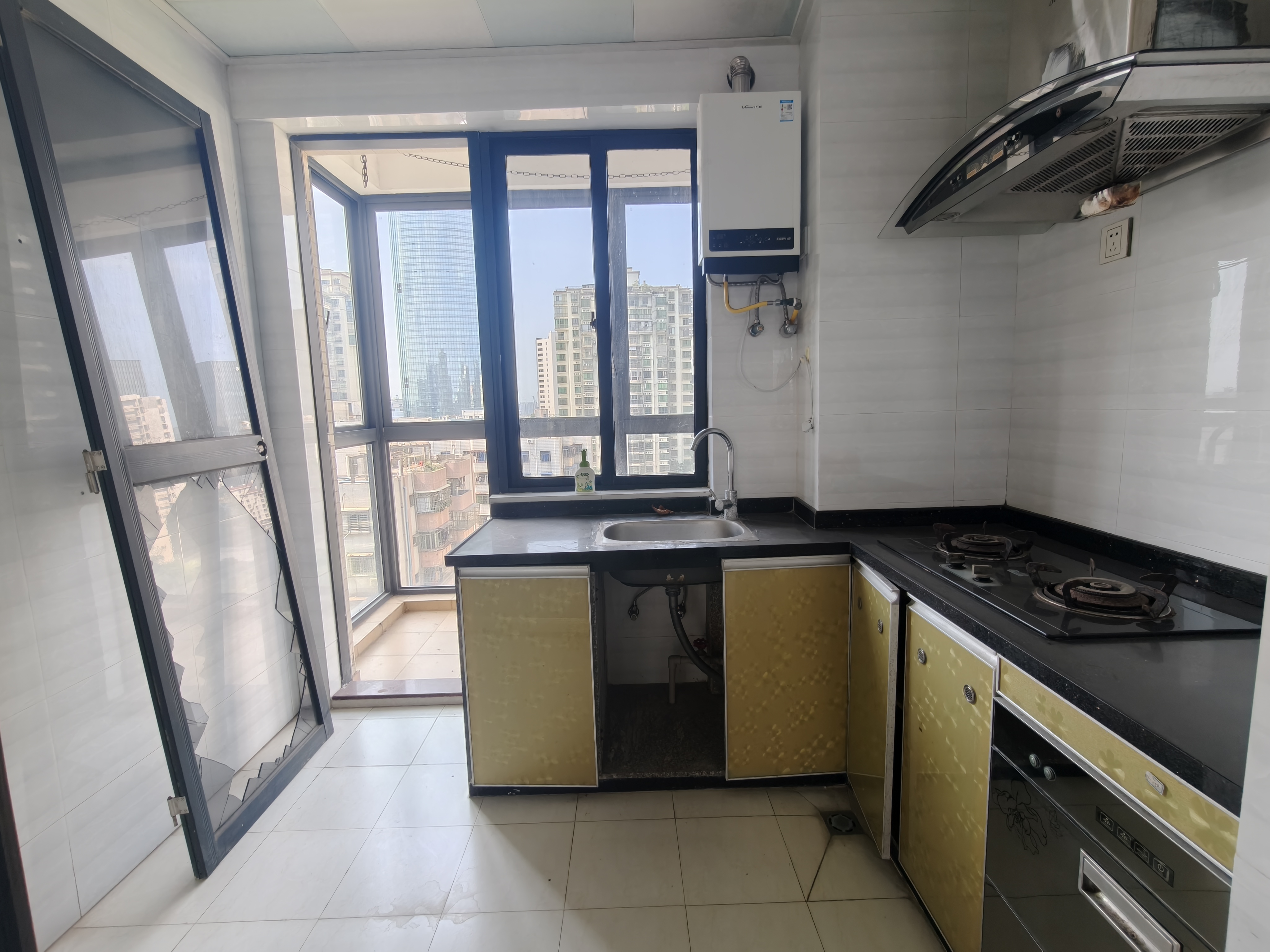 瑞园一期 4室2厅2卫 2600.0元/月 瑞园一期 4室2厅2卫 2600.0元/月室内图