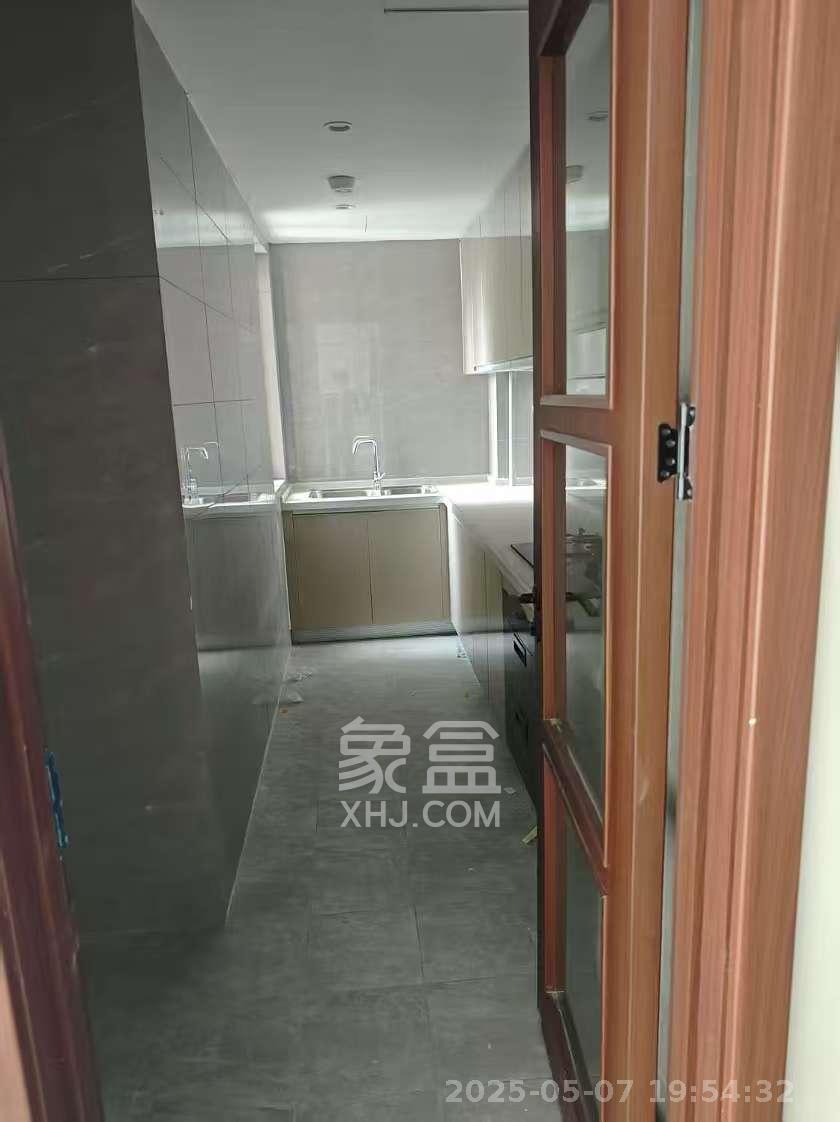 绿地长沙城际空间站（绿地新里佳苑）  3室2厅2卫   3500.00元/月室内图