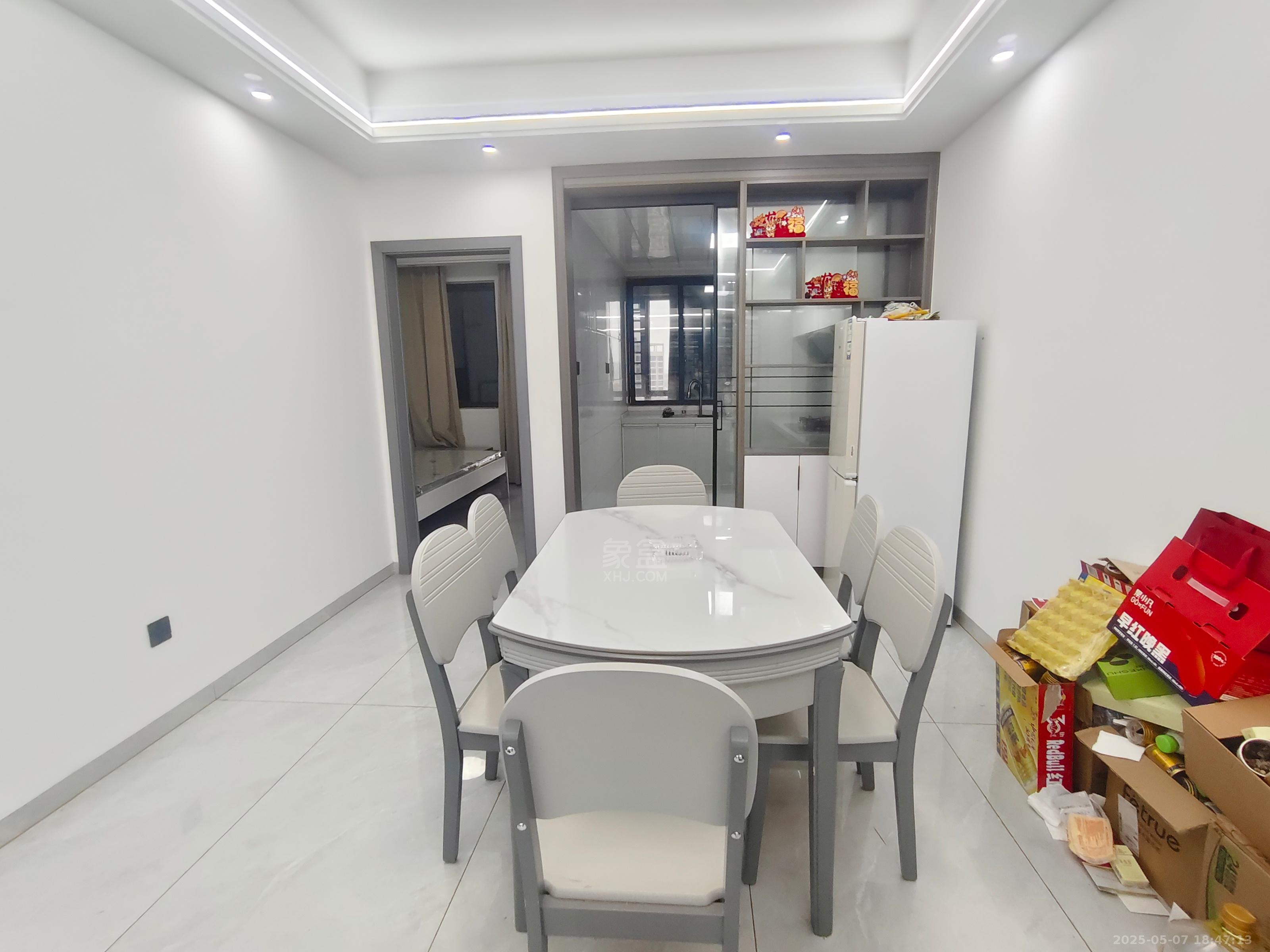 银泰财富广场 4室2厅2卫 2700.0元/月 银泰财富广场 4室2厅2卫 2700.0元/月室内图