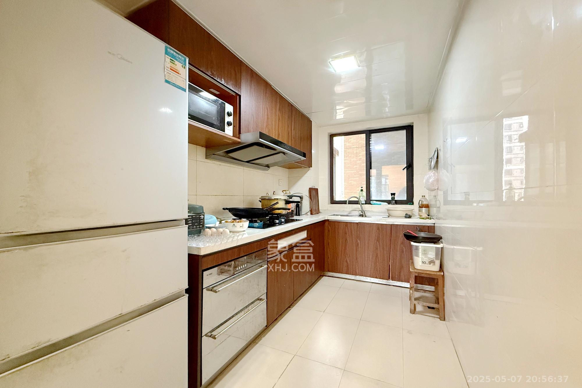 时代倾城一期  3室2厅2卫    78.0万 时代倾城一期  3室2厅2卫    78.0万厨房