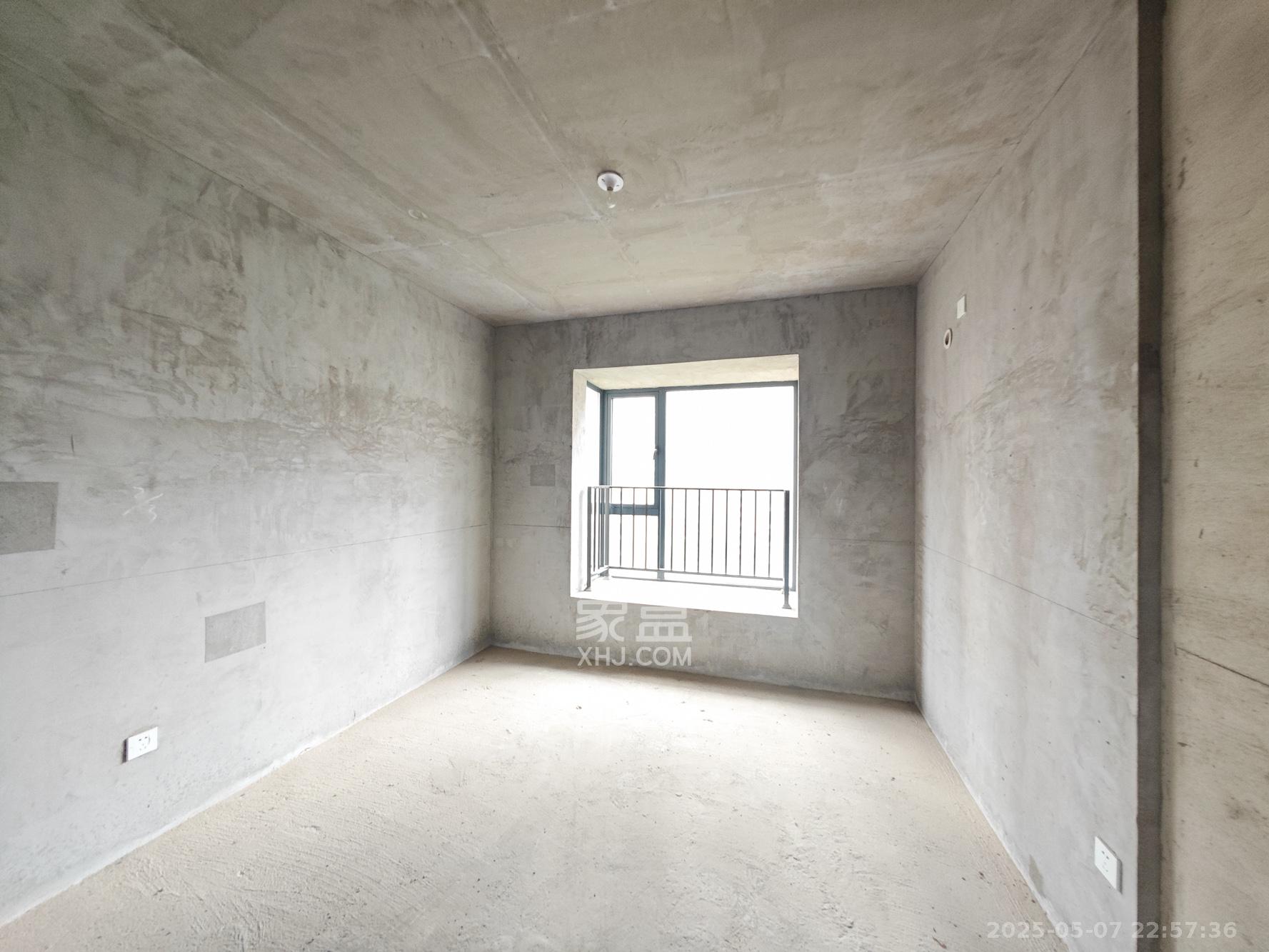 中建嘉和城  4室2厅2卫   115.00万卧室