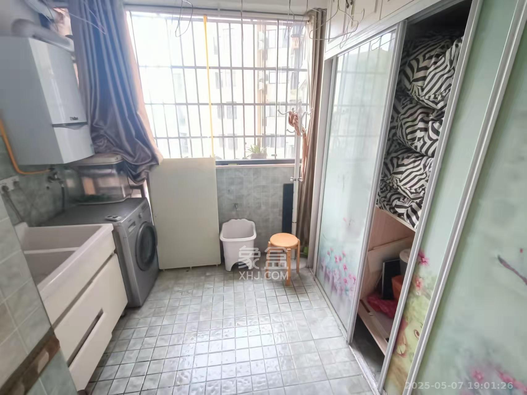 兴威帕克水岸 2室2厅1卫 2200.0元/月 兴威帕克水岸 2室2厅1卫 2200.0元/月室内图