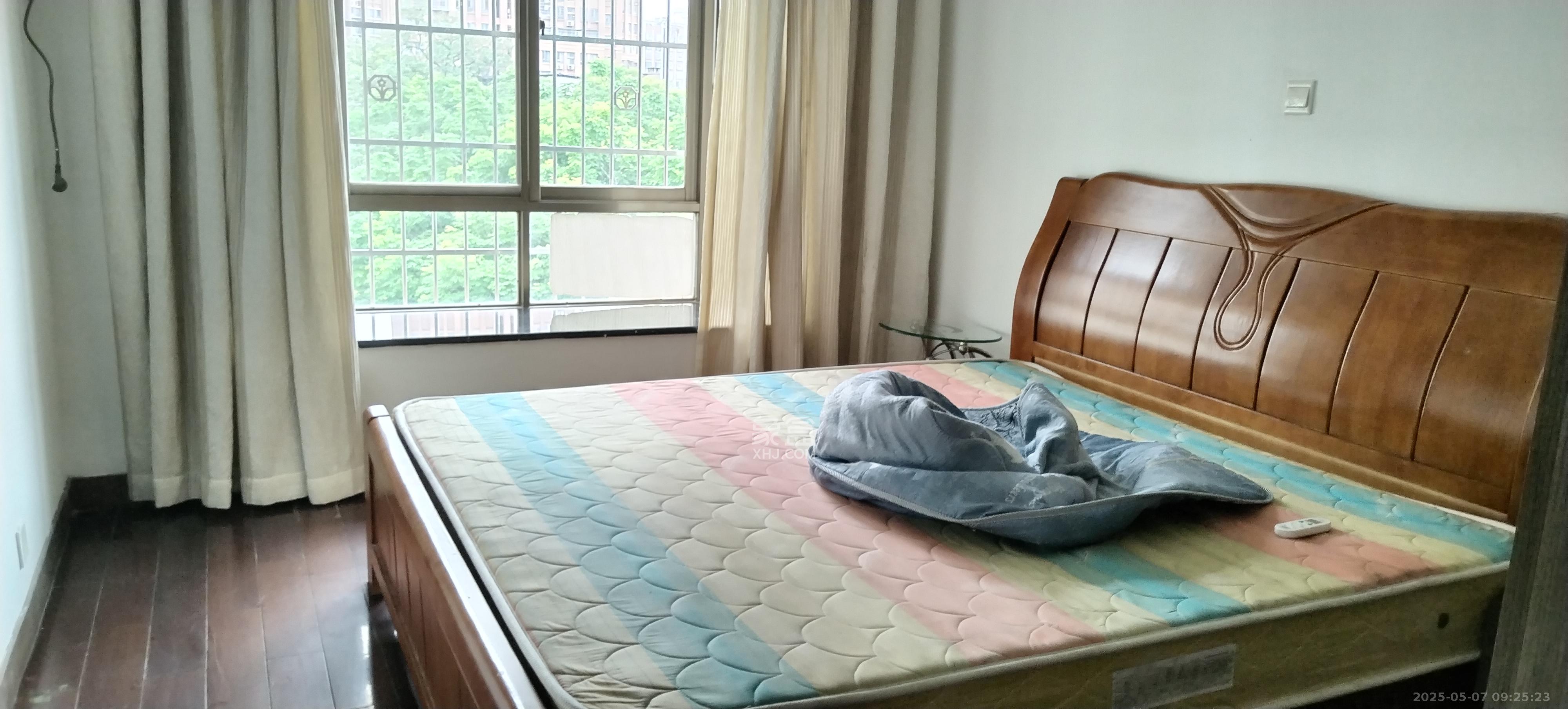 三湘小区  3室2厅1卫   2000.00元/月室内图