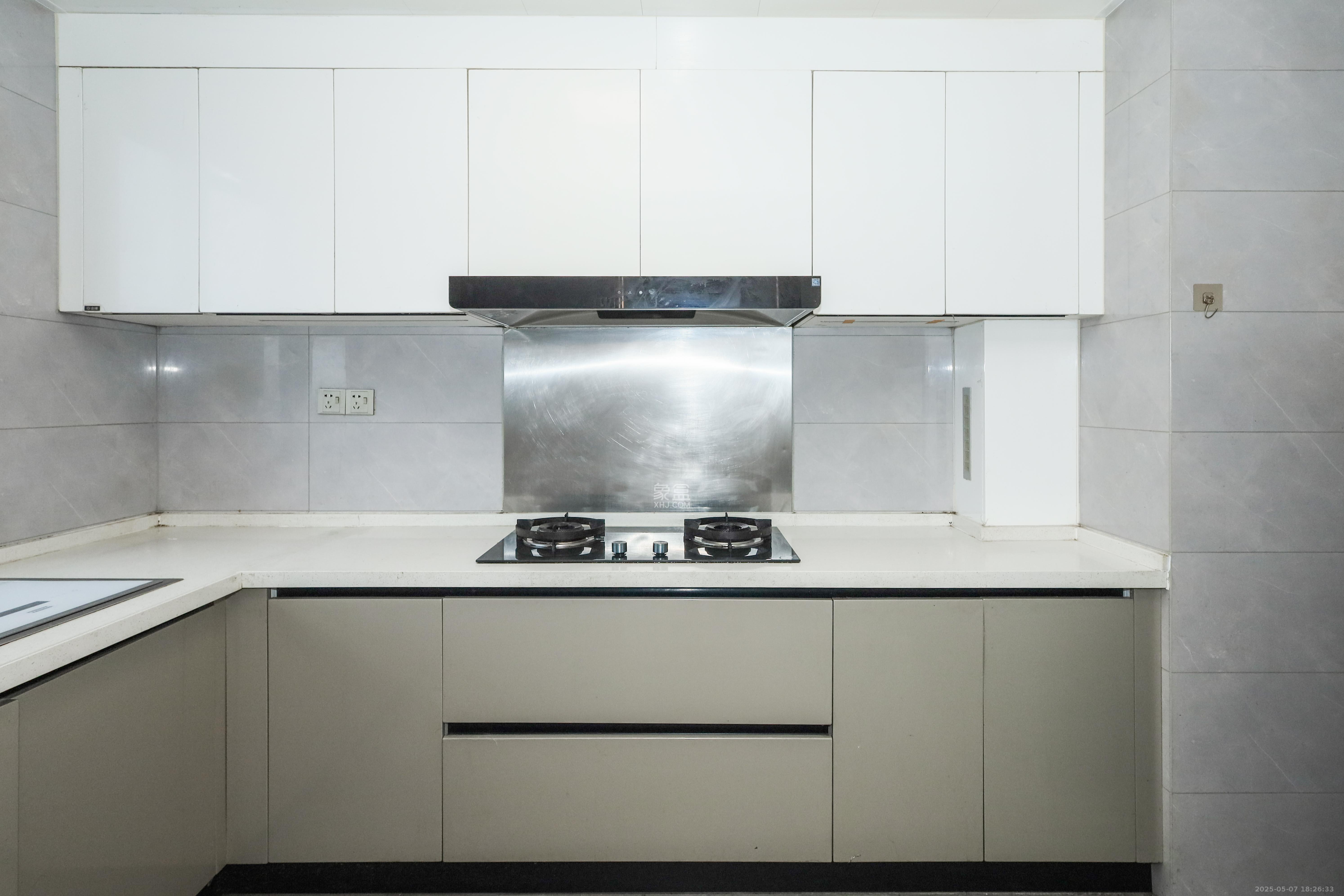 中国铁建湘语梅溪  4室2厅2卫    164.0万 中国铁建湘语梅溪  4室2厅2卫    164.0万厨房