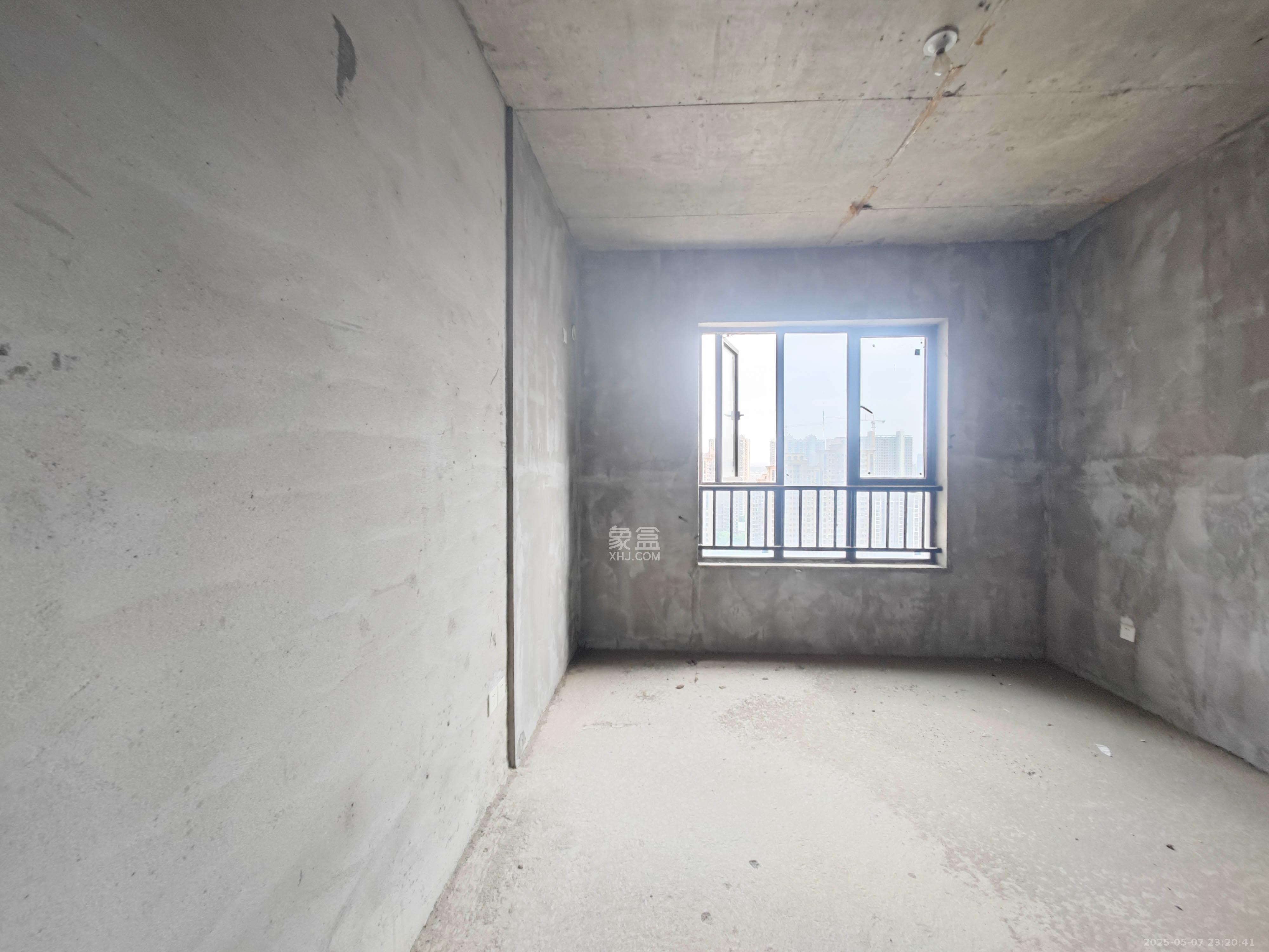 云开壹品樾玺 5室2厅2卫 126.0万 云开壹品樾玺 5室2厅2卫 126.0万卧室