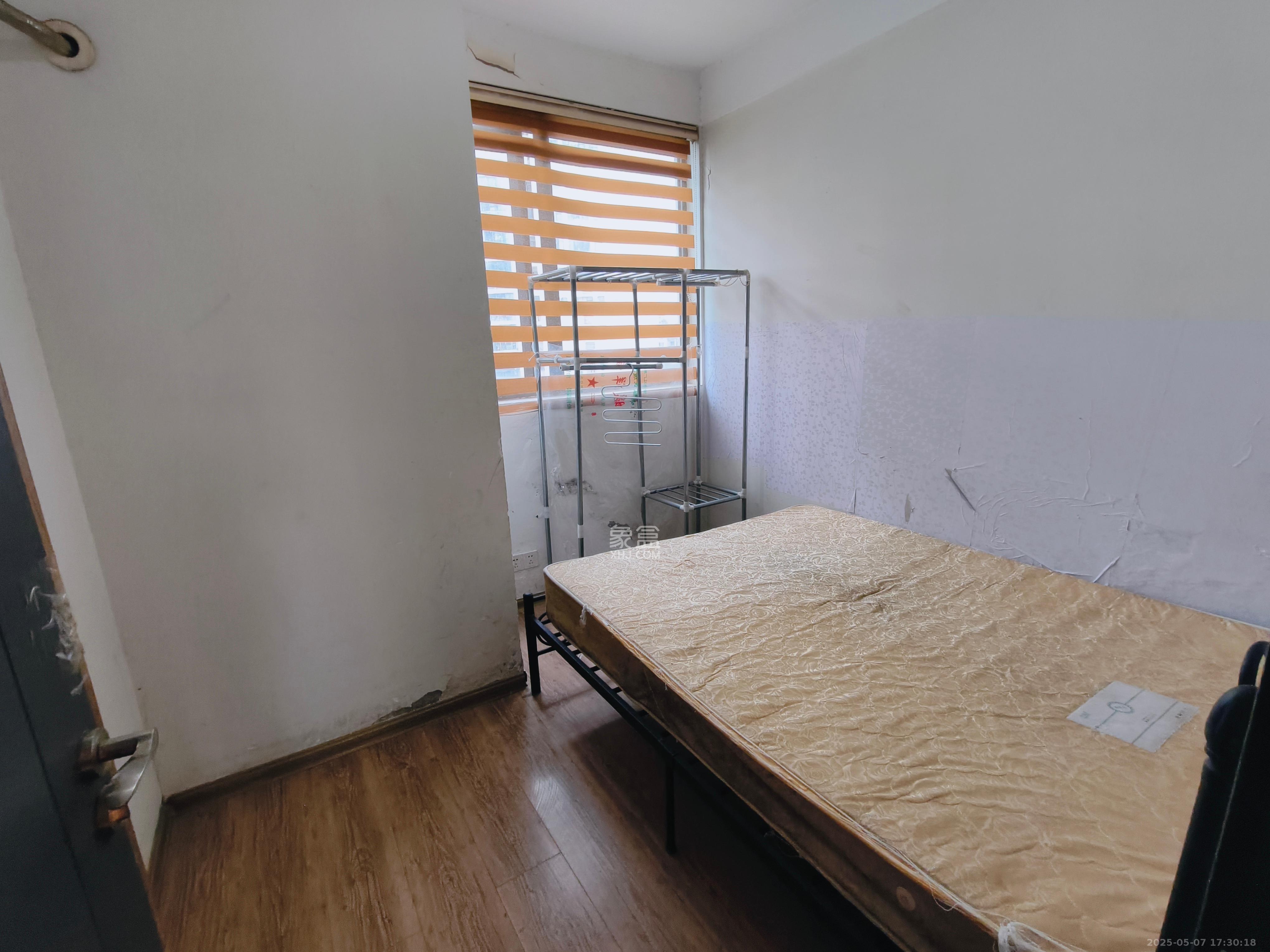 阳光100三期 3室2厅1卫 2300.0元/月 阳光100三期 3室2厅1卫 2300.0元/月室内图