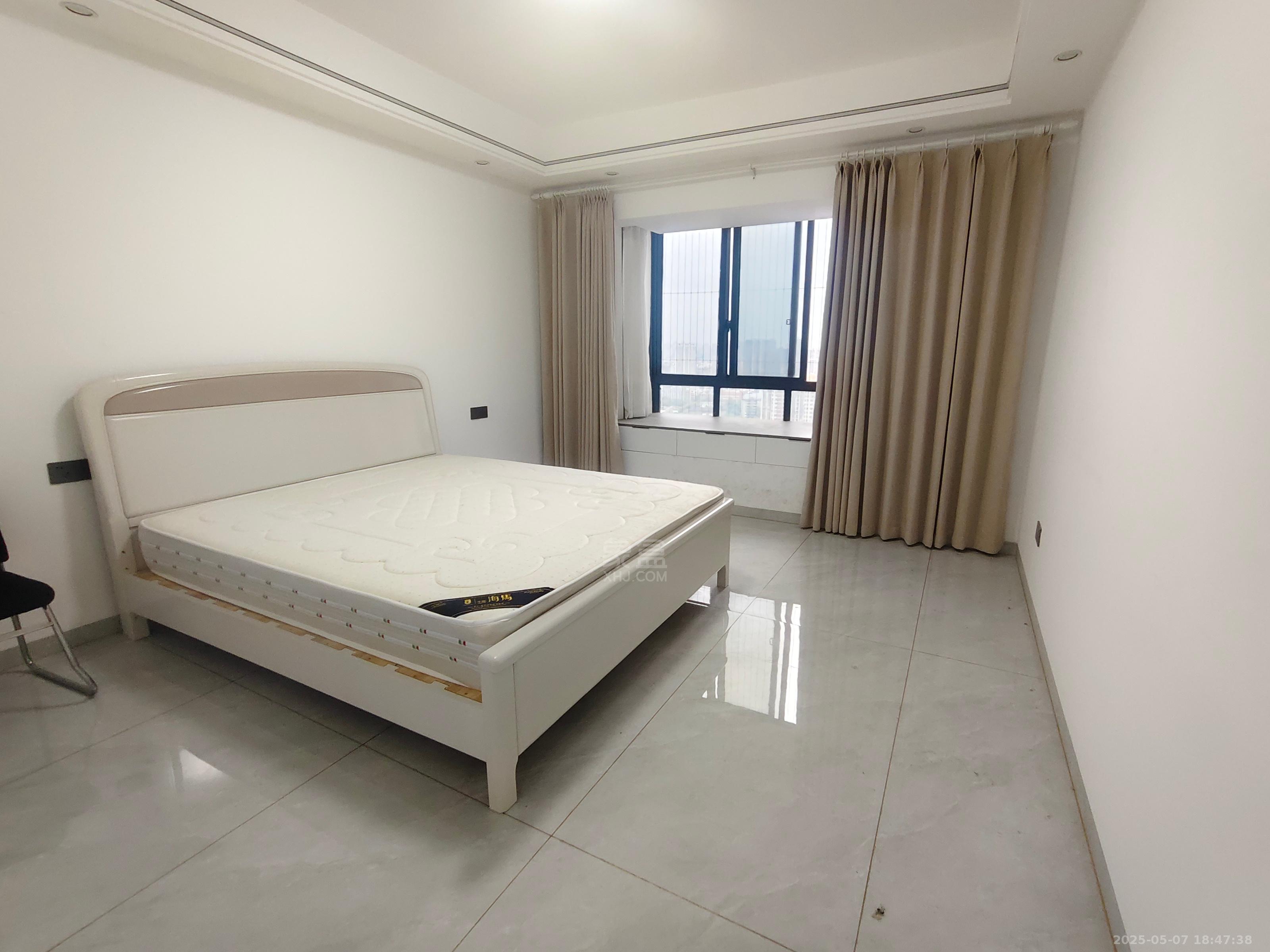 银泰财富广场 4室2厅2卫 2700.0元/月 银泰财富广场 4室2厅2卫 2700.0元/月室内图