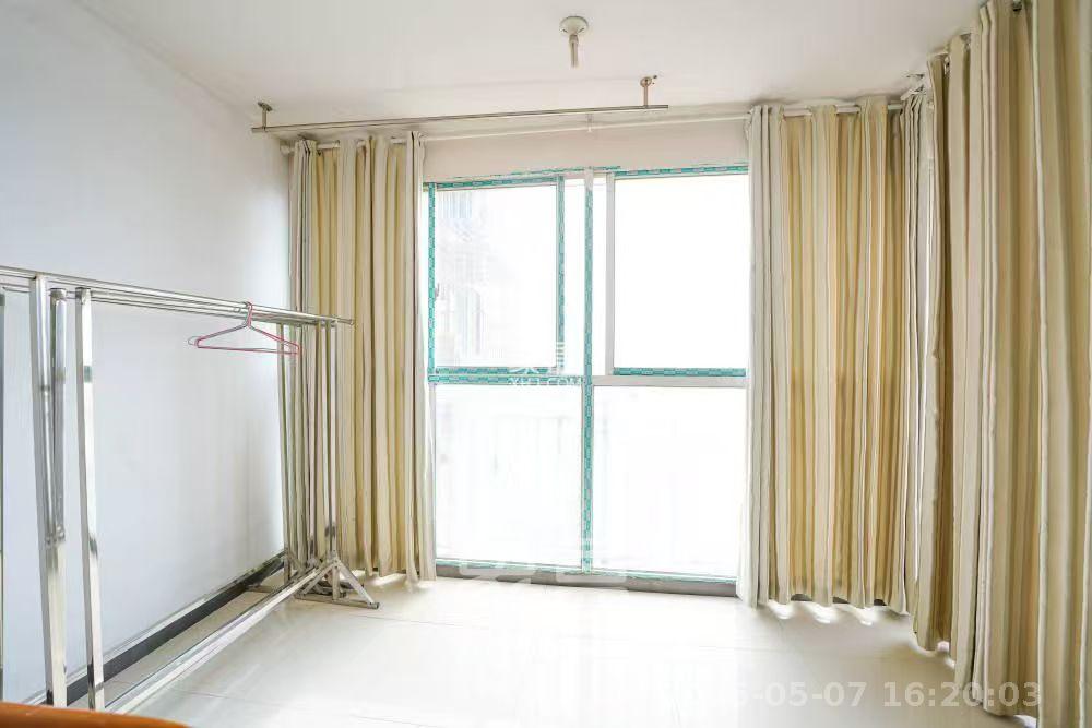 凯富漫城 3室2厅1卫 1200.0元/月 凯富漫城 3室2厅1卫 1200.0元/月室内图