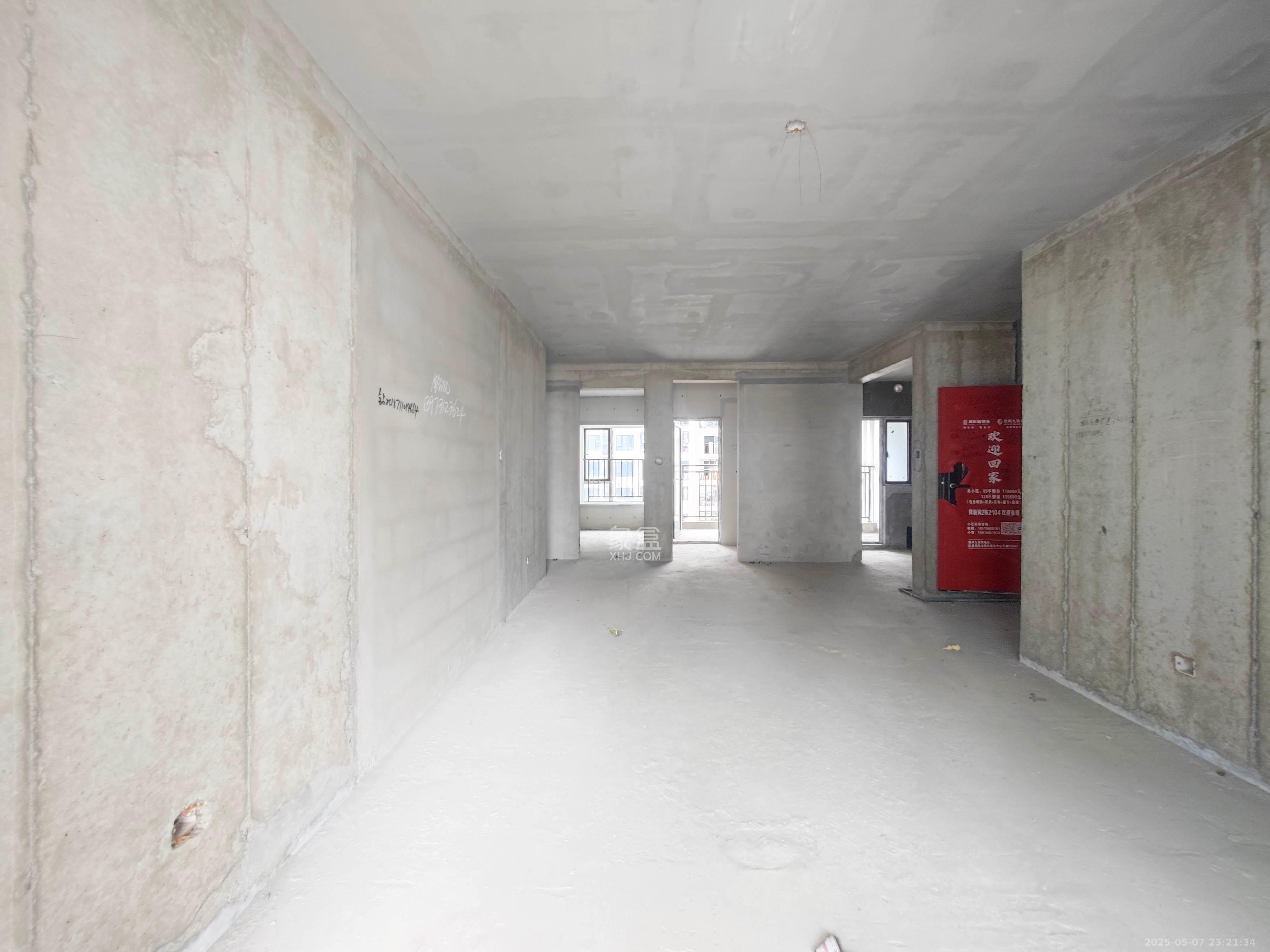 润和翰文府  4室2厅2卫    152.0万 润和翰文府  4室2厅2卫    152.0万客厅