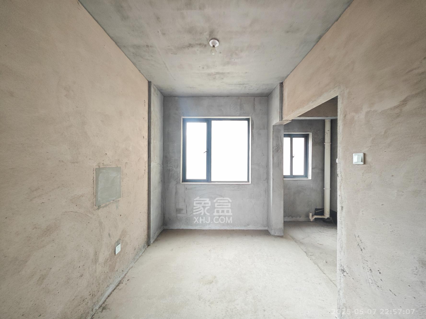中建嘉和城  1室2厅2卫   93.00万客厅