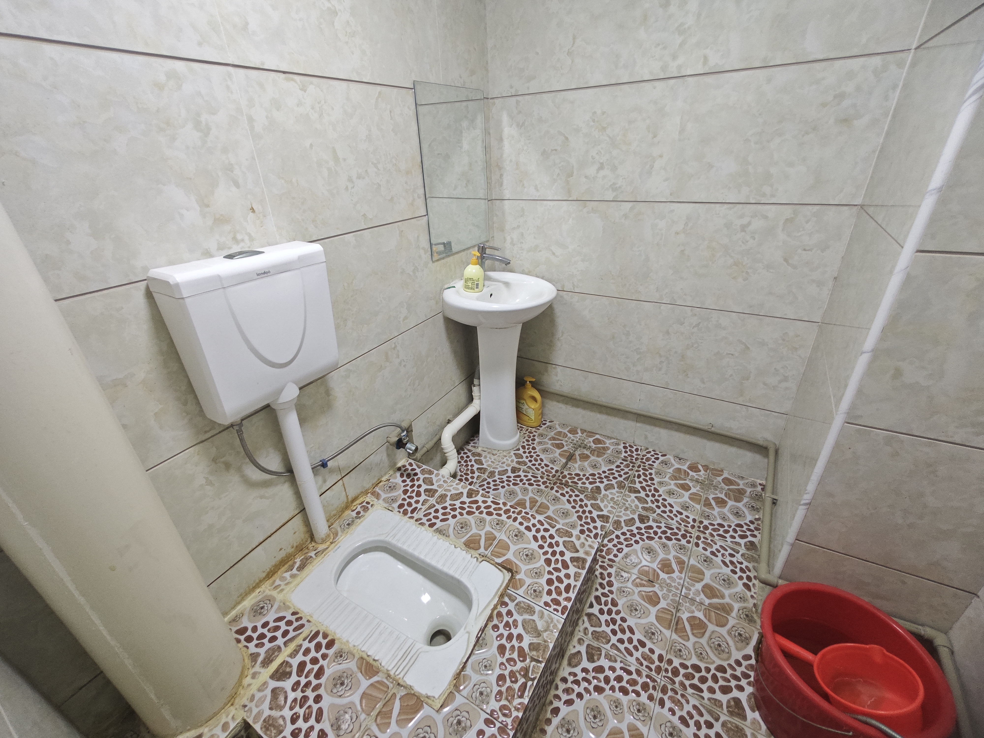 光明大厦  4室2厅1卫   3300.00元/月室内图