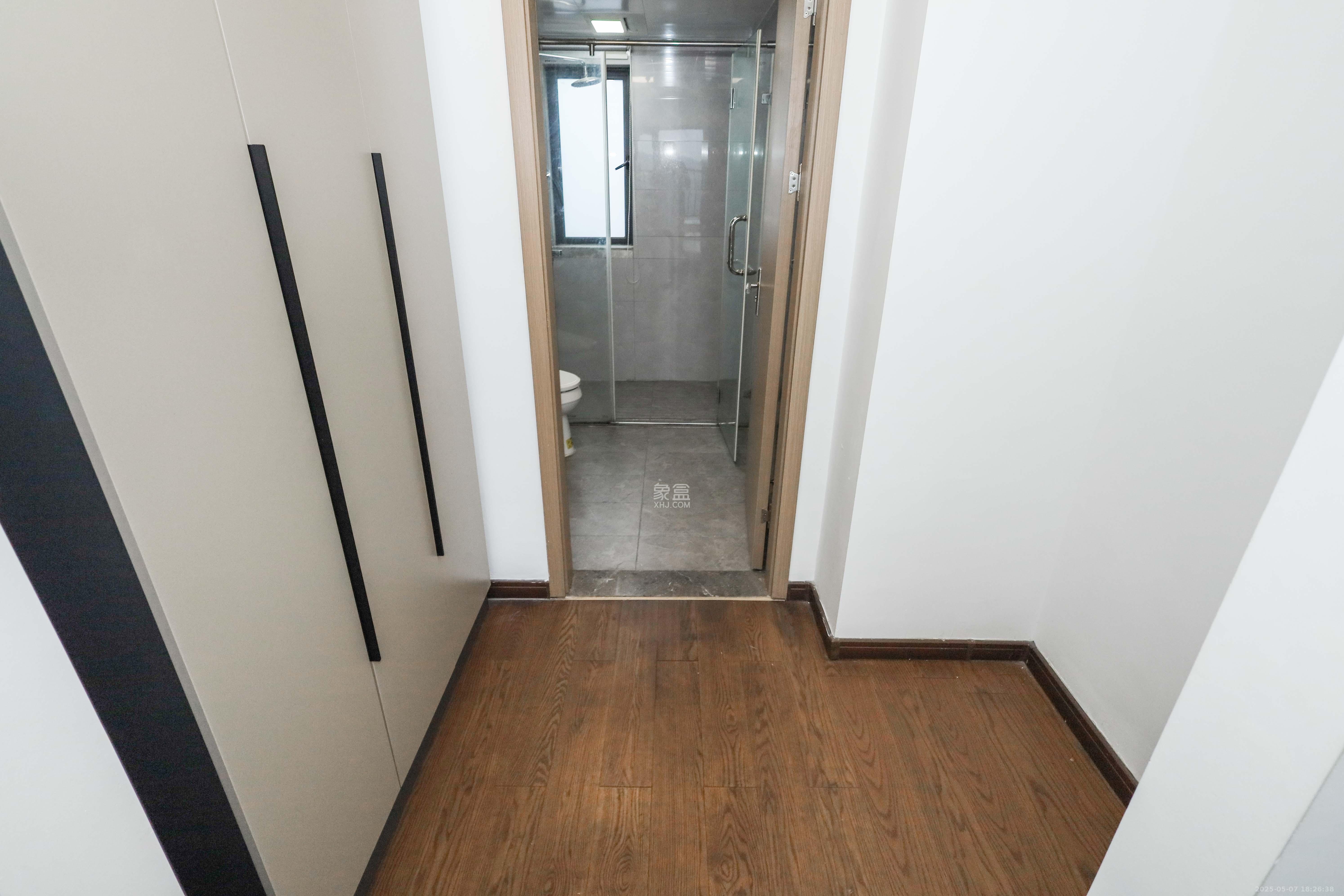 中国铁建湘语梅溪  4室2厅2卫    164.0万 中国铁建湘语梅溪  4室2厅2卫    164.0万卫生间