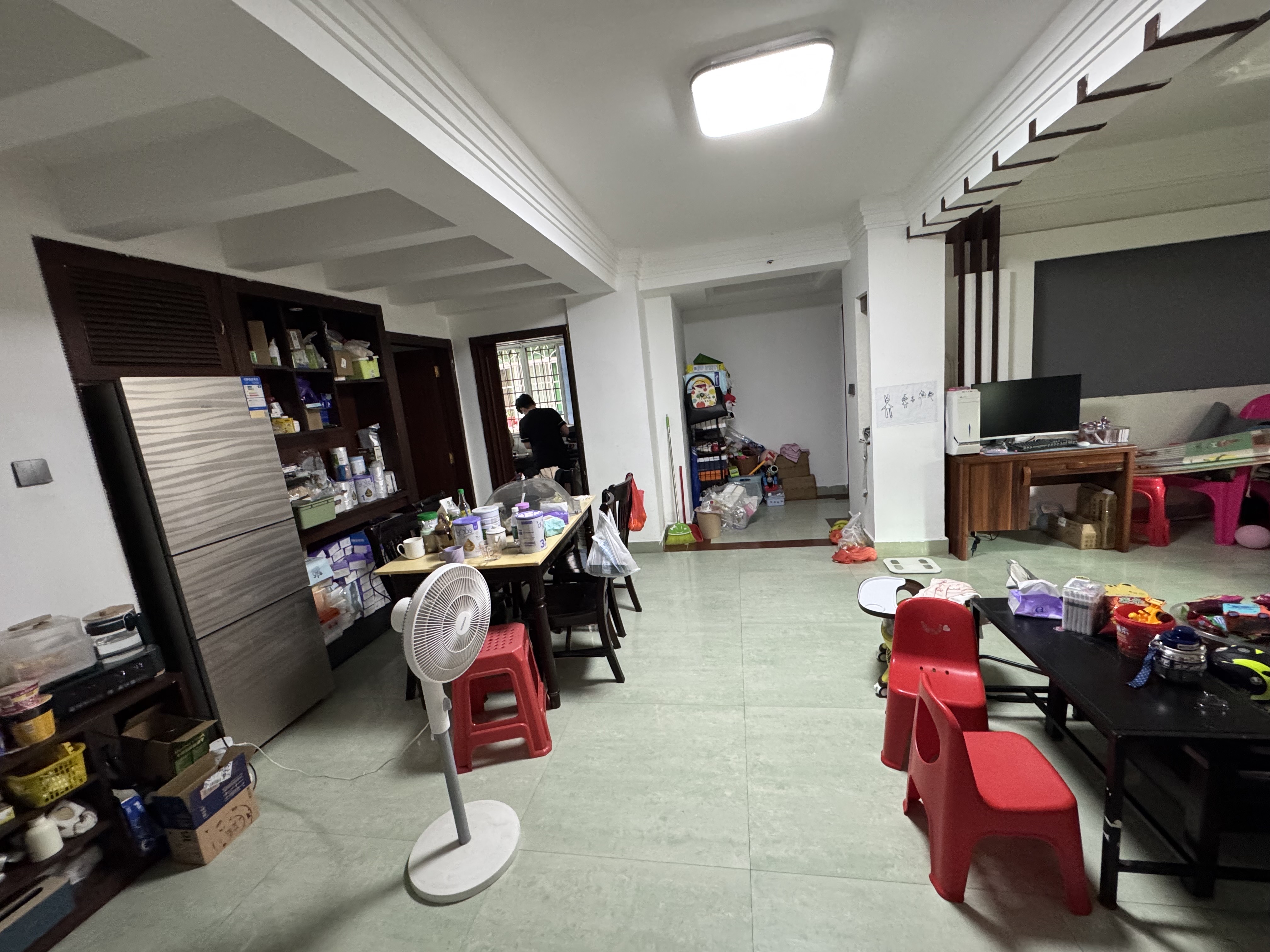 肥皂厂宿舍(琼州大道) 3室2厅1卫 99.0万 肥皂厂宿舍(琼州大道) 3室2厅1卫 99.0万客厅