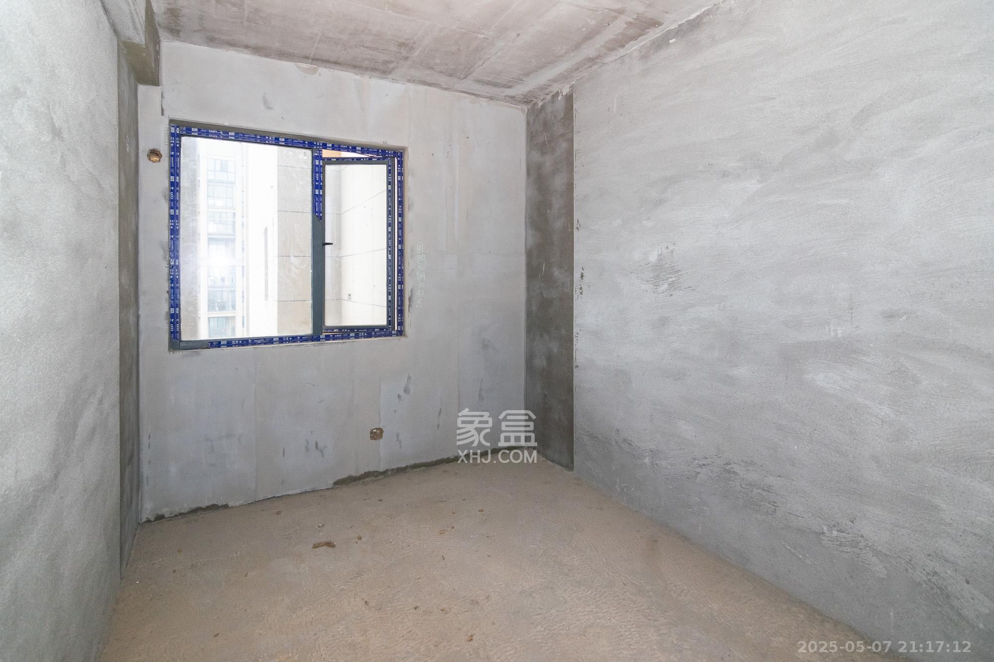 大汉月亮河畔  4室2厅2卫    70.0万 大汉月亮河畔  4室2厅2卫    70.0万卧室