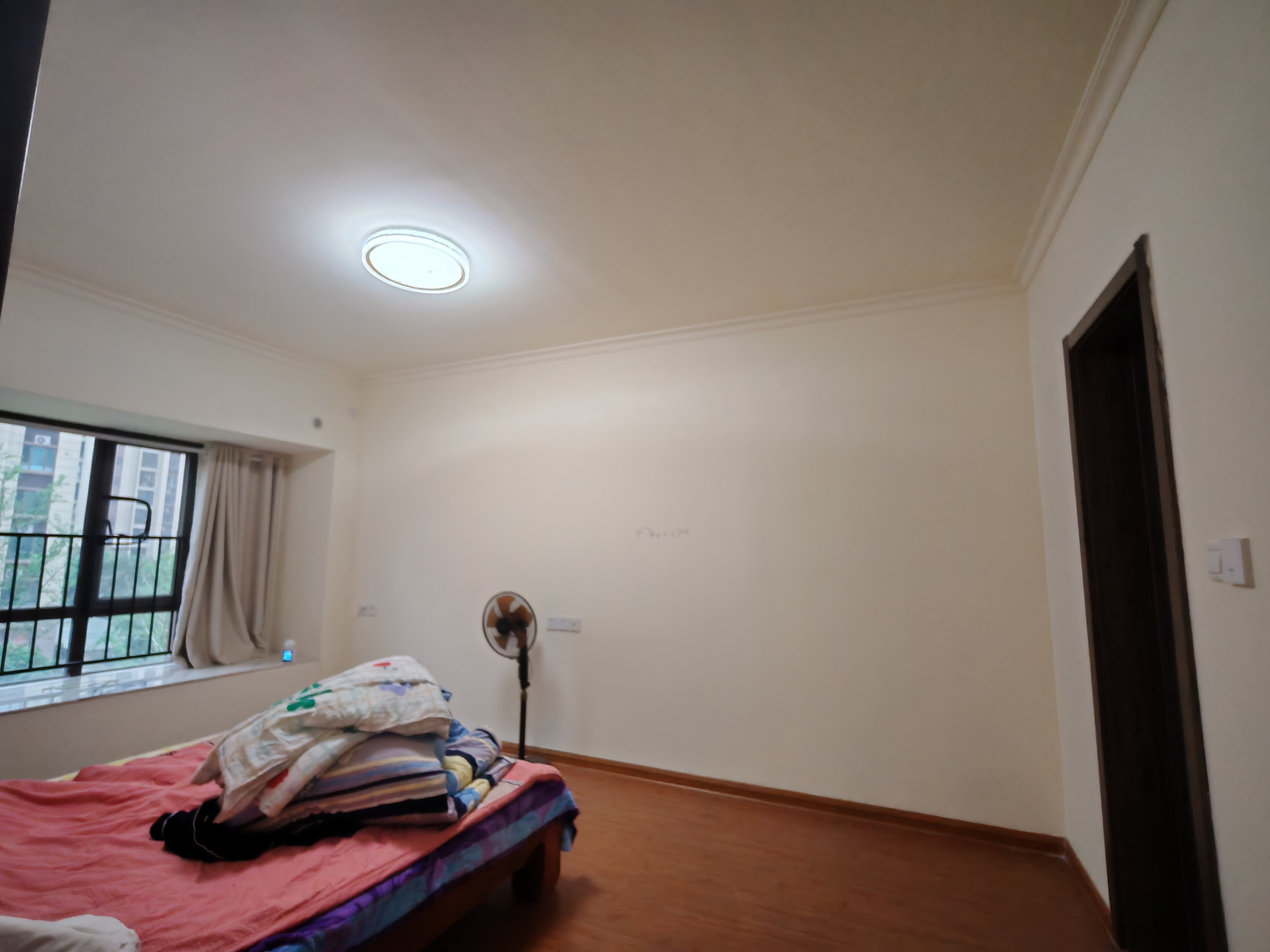 碧桂园豪园-二期 4室2厅2卫 83.8万 碧桂园豪园-二期 4室2厅2卫 83.8万客厅