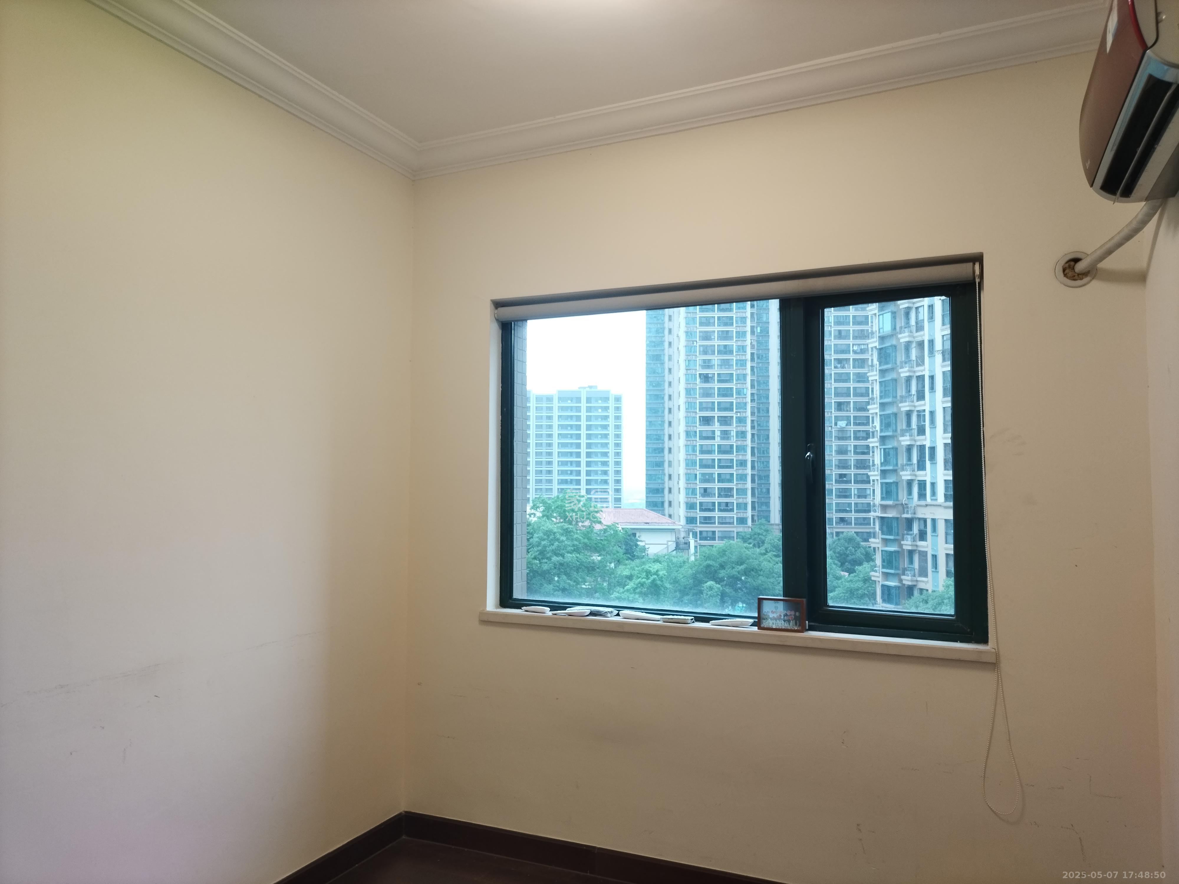 恒大翡翠华庭  3室2厅2卫    2500.0元/月室内图