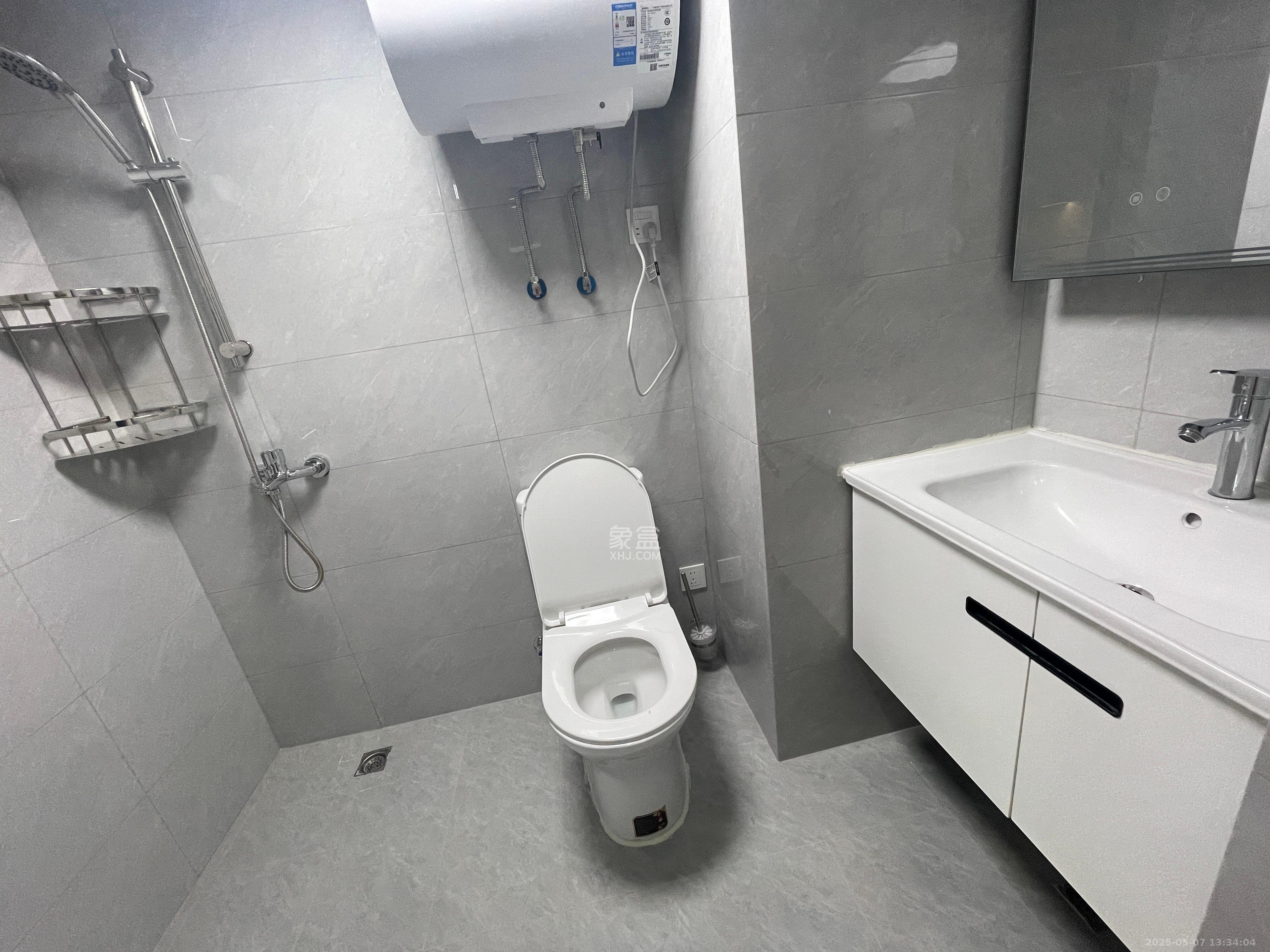 力高凤凰新天  2室1厅0卫   2400.00元/月室内图