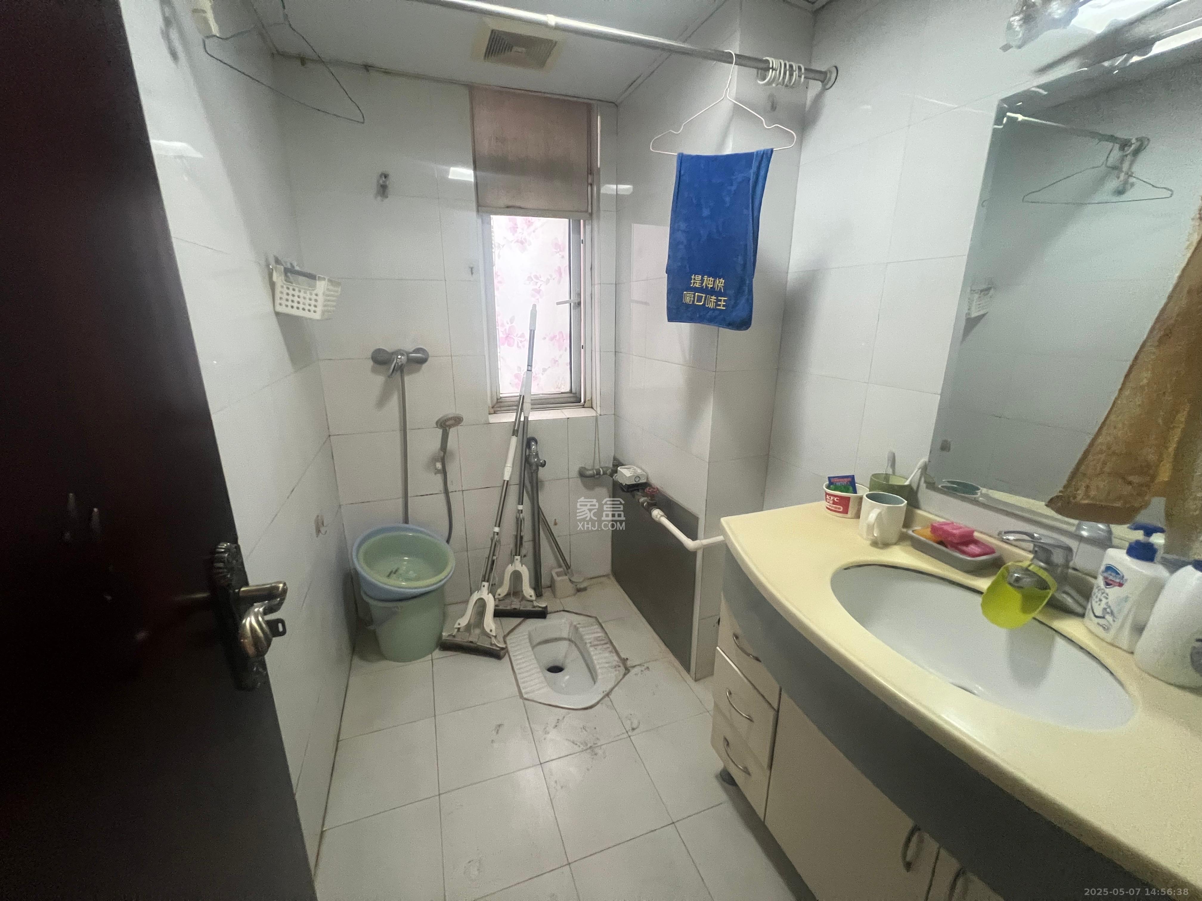 HC新城（建工集团单位房）  3室2厅2卫   2600.00元/月室内图