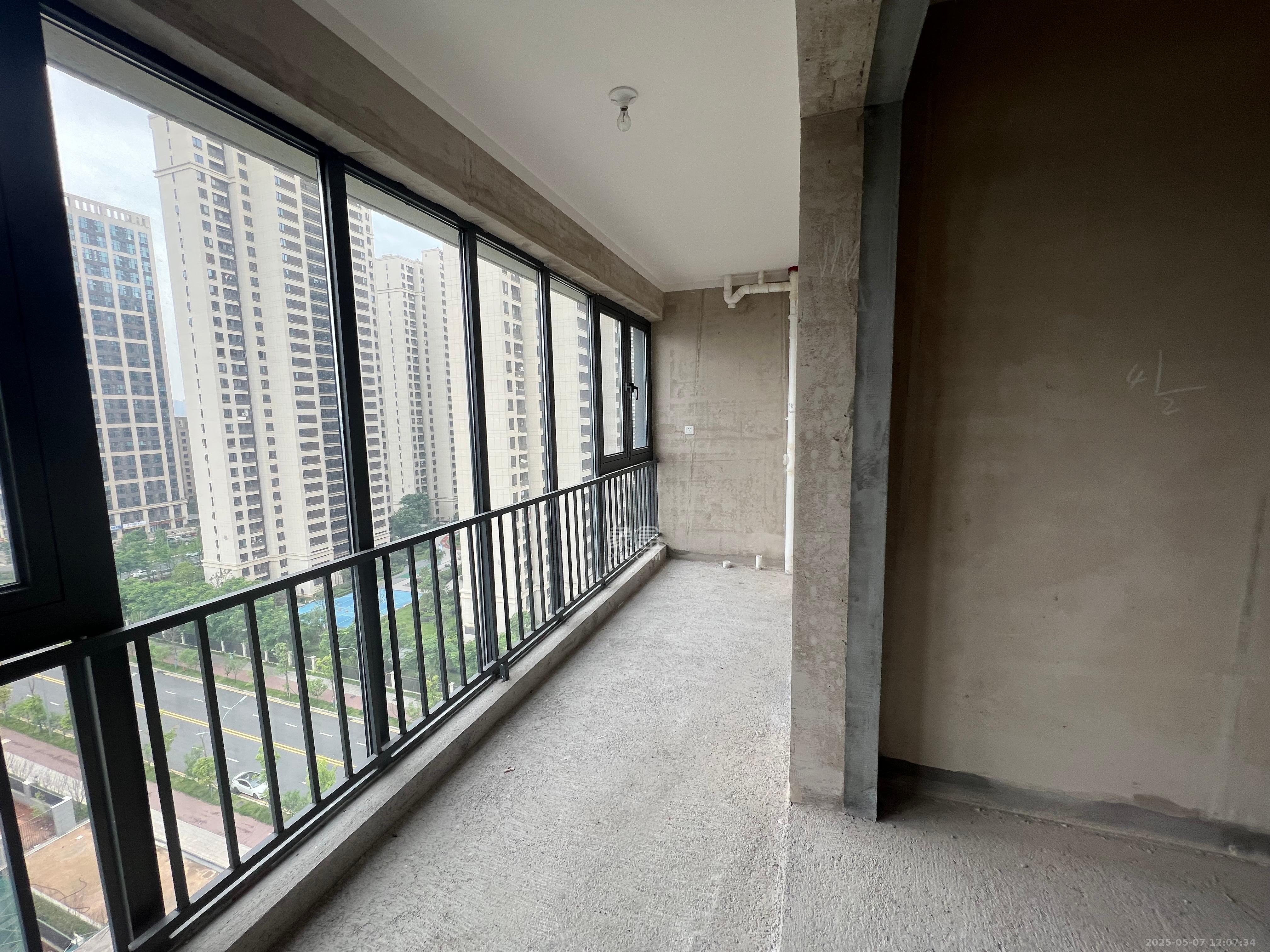 绿城美的明月江南 3室2厅2卫 1300.0元/月 绿城美的明月江南 3室2厅2卫 1300.0元/月室内图