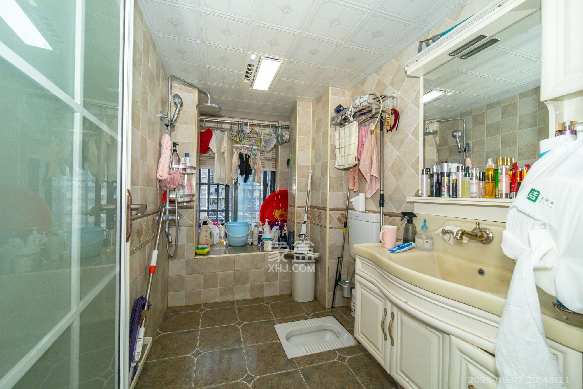 方略城市广场 4室2厅1卫 111.0万 方略城市广场 4室2厅1卫 111.0万卫生间