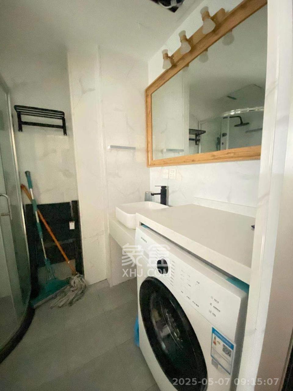 裕天国际商汇中心 1室1厅1卫 1400.0元/月 裕天国际商汇中心 1室1厅1卫 1400.0元/月室内图