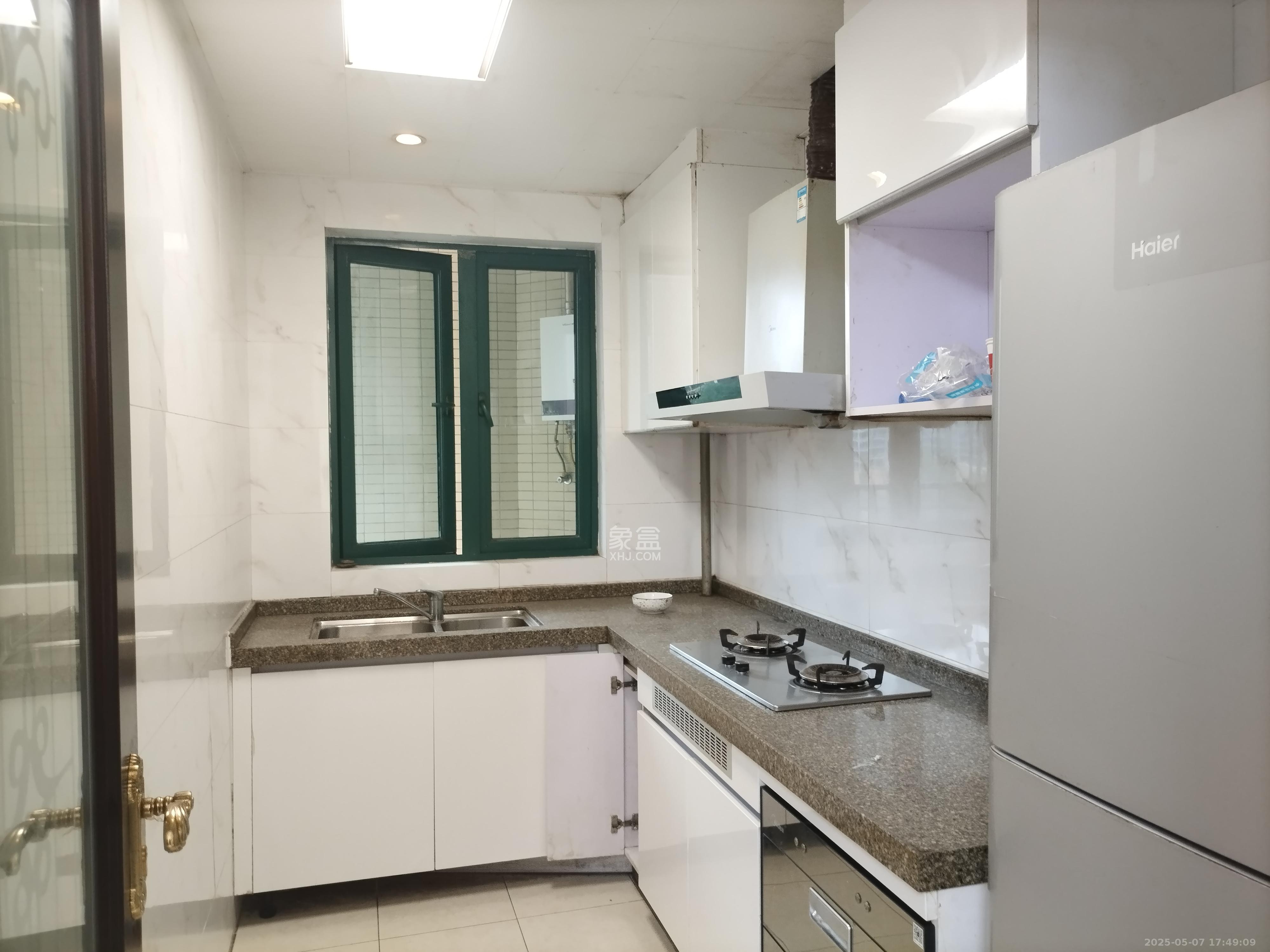 恒大翡翠华庭  3室2厅2卫    2500.0元/月室内图