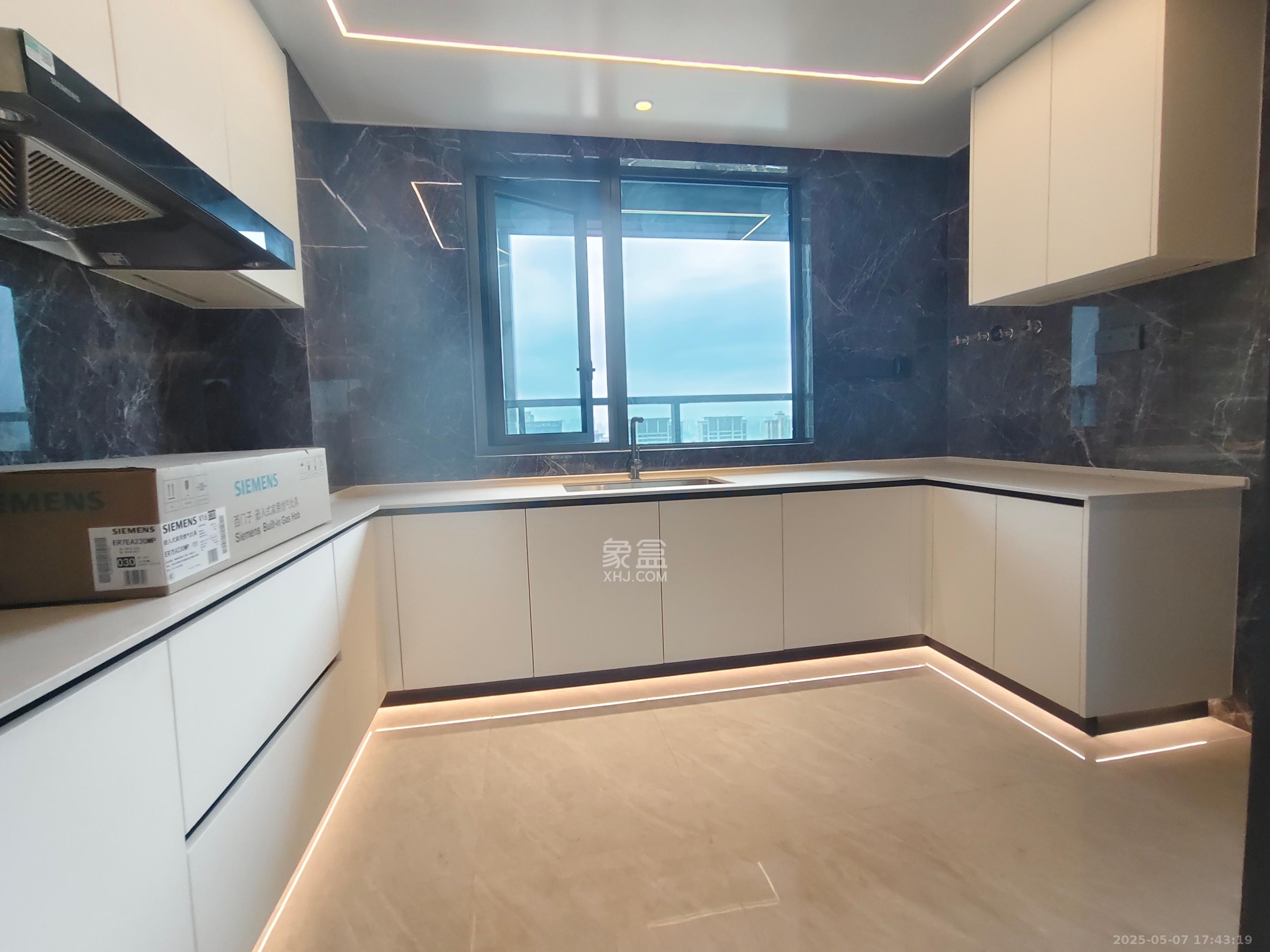 招商蛇口滨江境 4室2厅2卫 13000.0元/月 招商蛇口滨江境 4室2厅2卫 13000.0元/月室内图