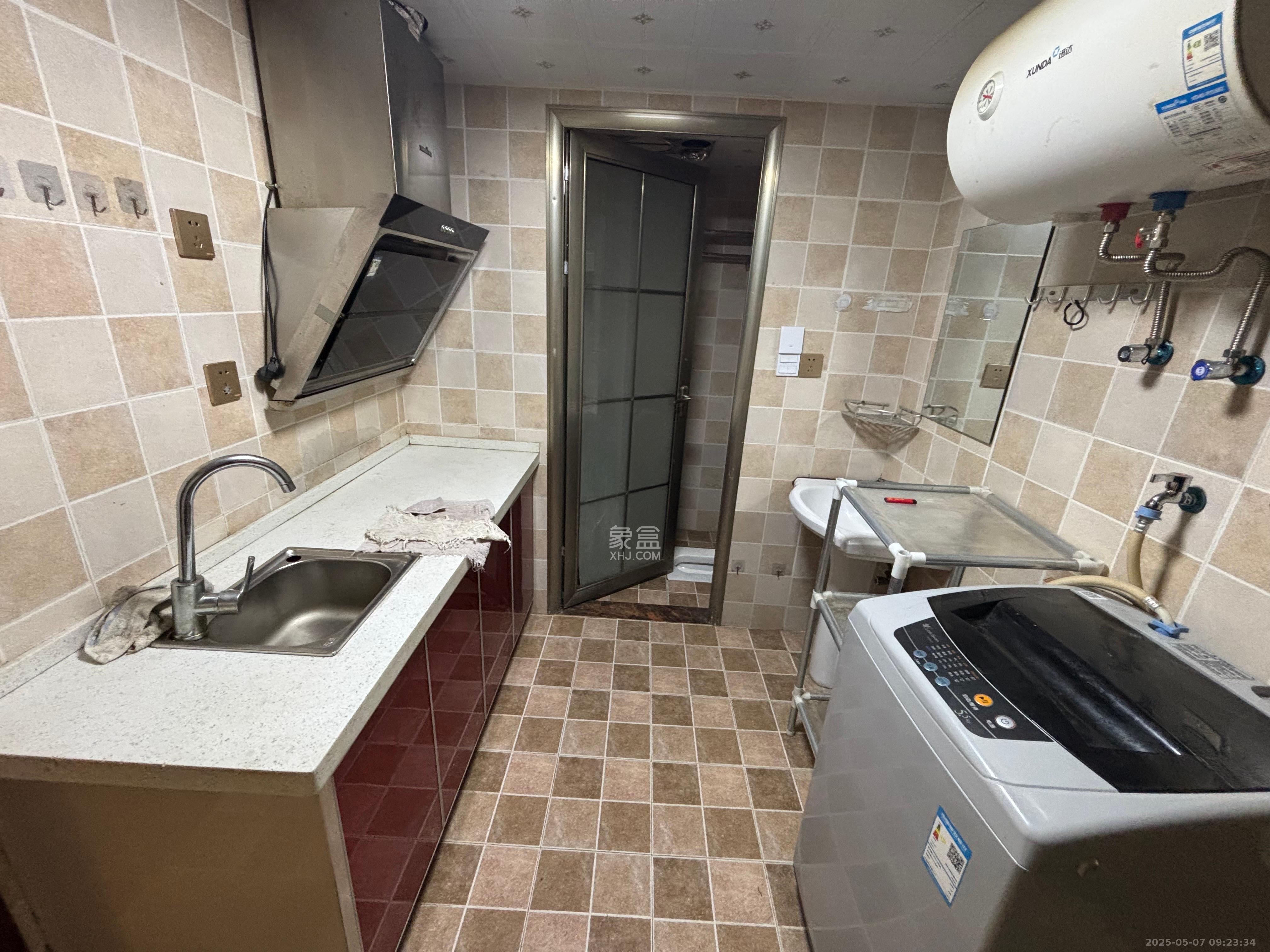 东岸梅园小区  1室1厅1卫   1400.00元/月室内图