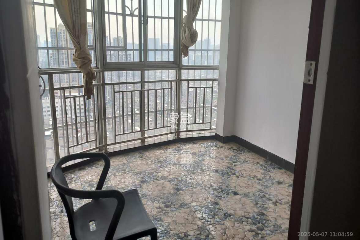 高桥现代商贸城  4室2厅2卫    3200.0元/月 高桥现代商贸城  4室2厅2卫    3200.0元/月室内图1