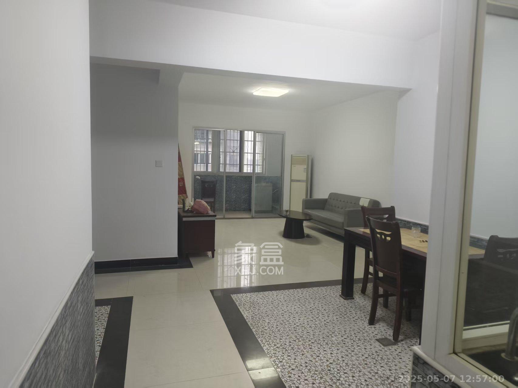 楚天中苑 3室2厅2卫 1700.0元/月 楚天中苑 3室2厅2卫 1700.0元/月室内图