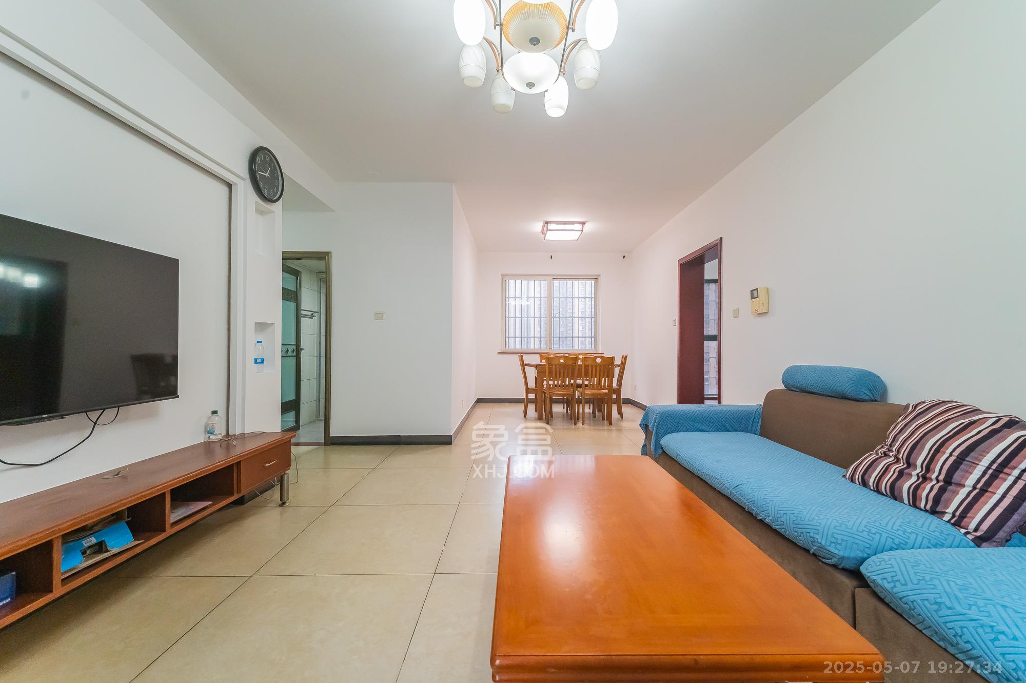 筑梦佳园 4室2厅2卫 85.0万 筑梦佳园 4室2厅2卫 85.0万客厅