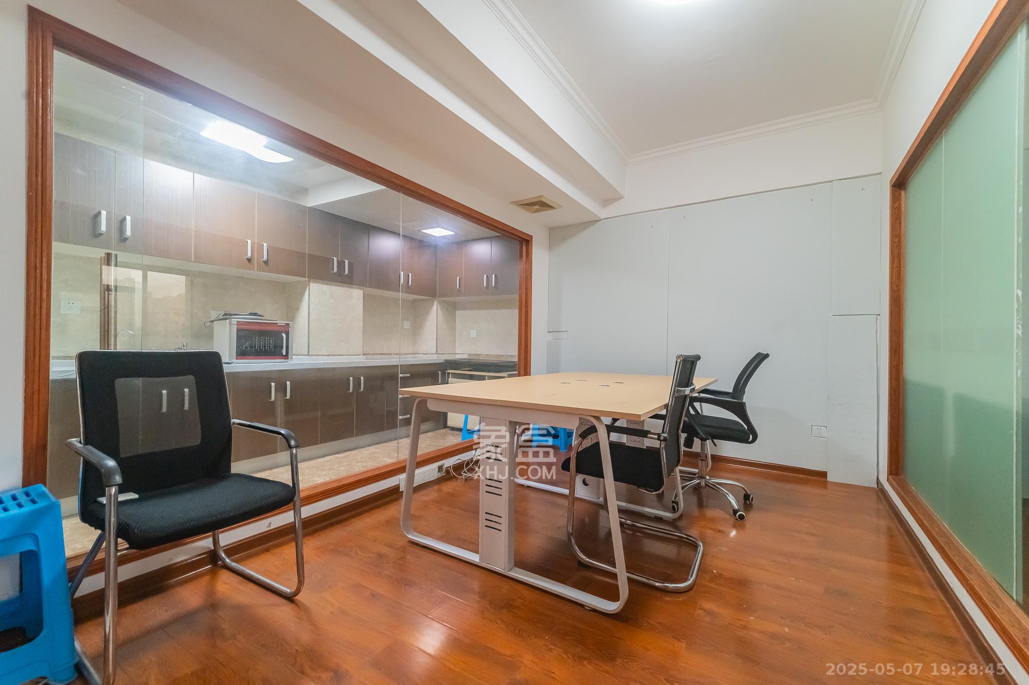 爱都（IDO）  2室1厅11卫    25.48万卧室