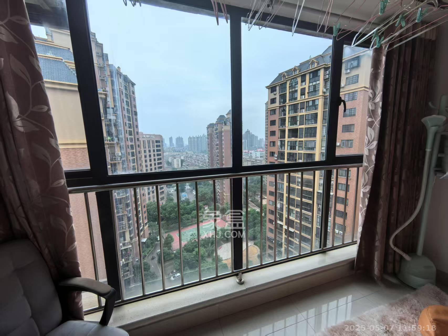 金侨书香庭苑 1室1厅1卫 1100.0元/月 金侨书香庭苑 1室1厅1卫 1100.0元/月室内图