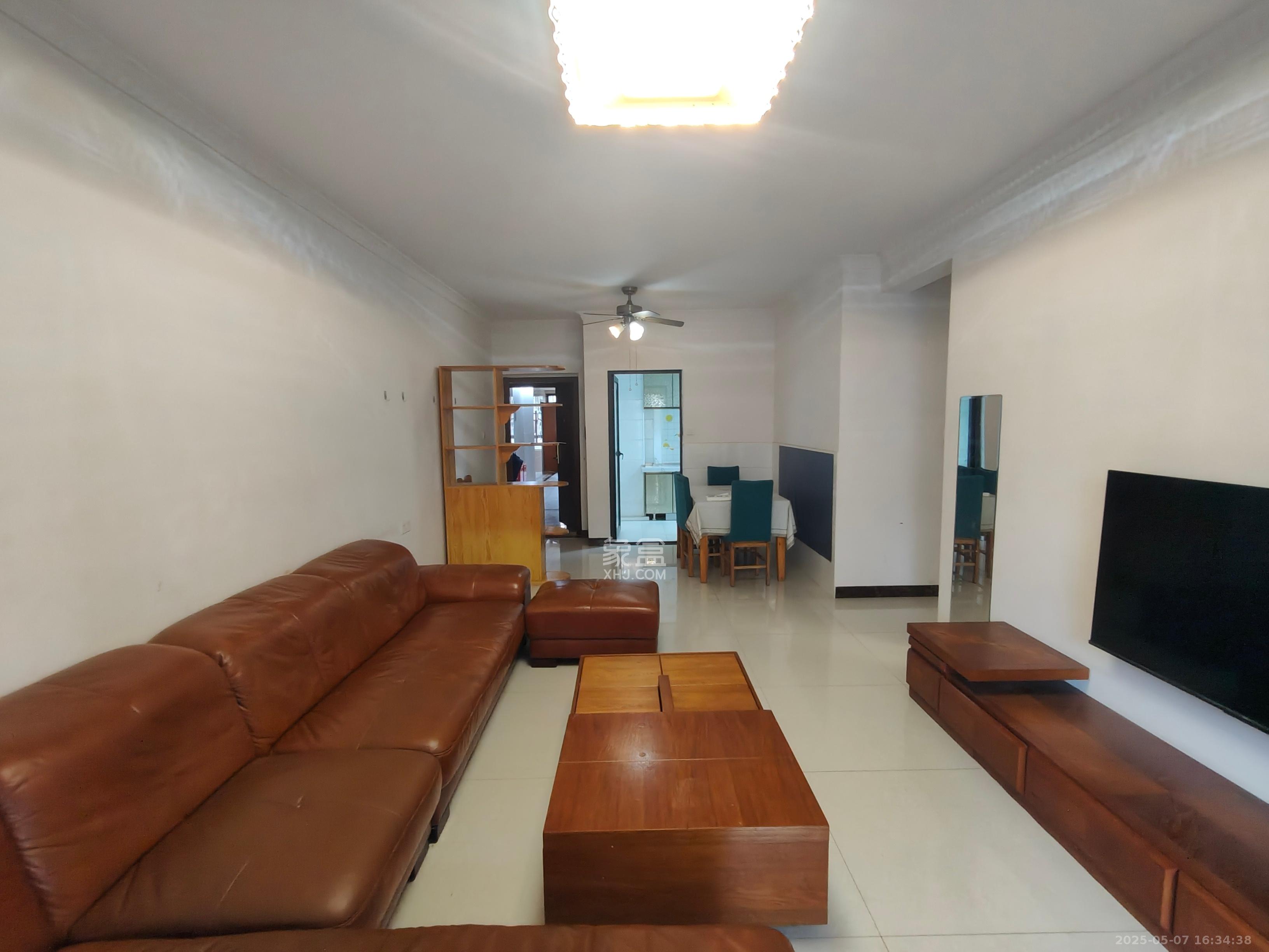 和泓梅溪四季 3室2厅2卫 2200.0元/月 和泓梅溪四季 3室2厅2卫 2200.0元/月室内图