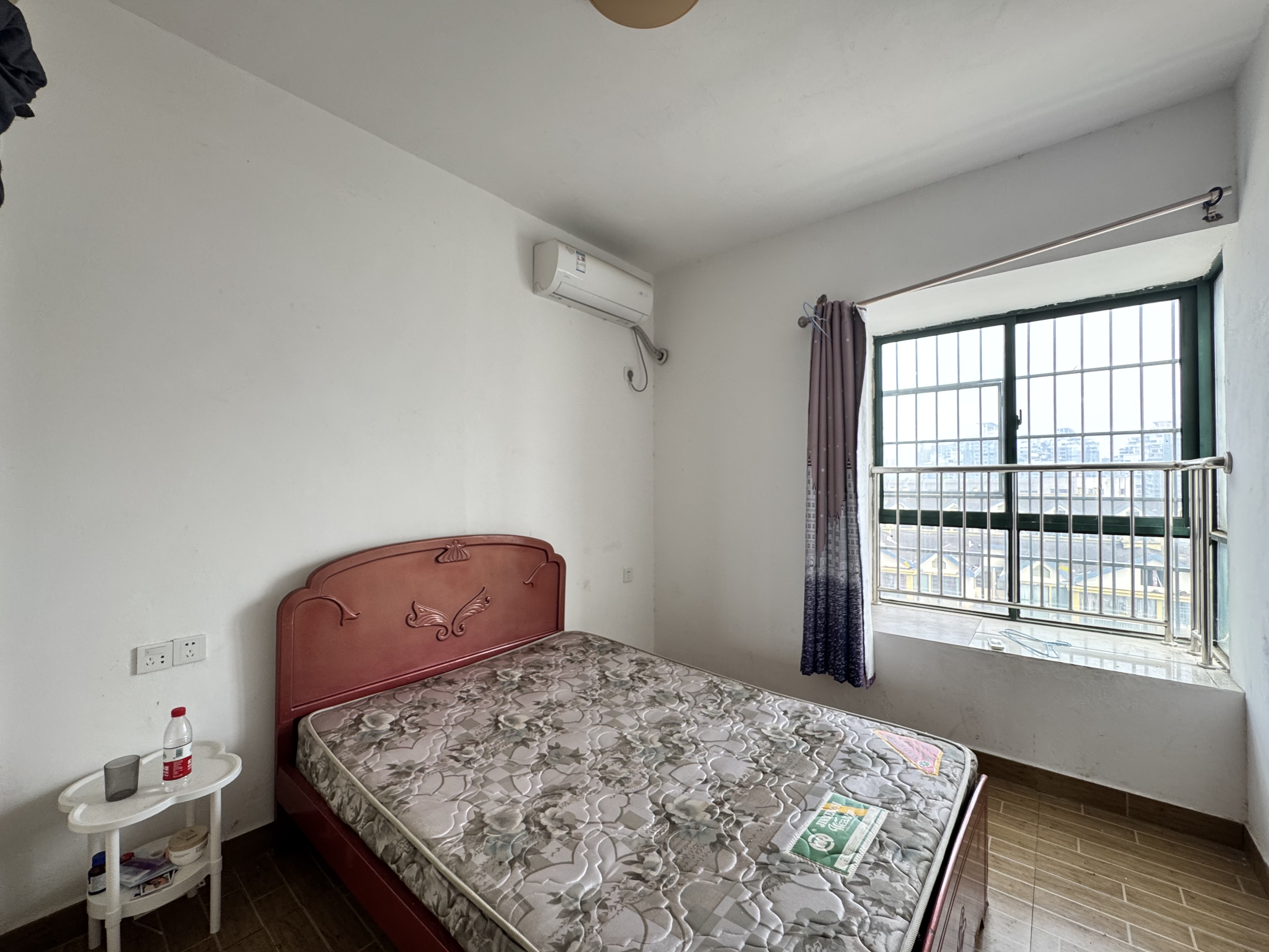 亚华名都  1室0厅0卫    1500.0元/月 亚华名都  1室0厅0卫    1500.0元/月室内图