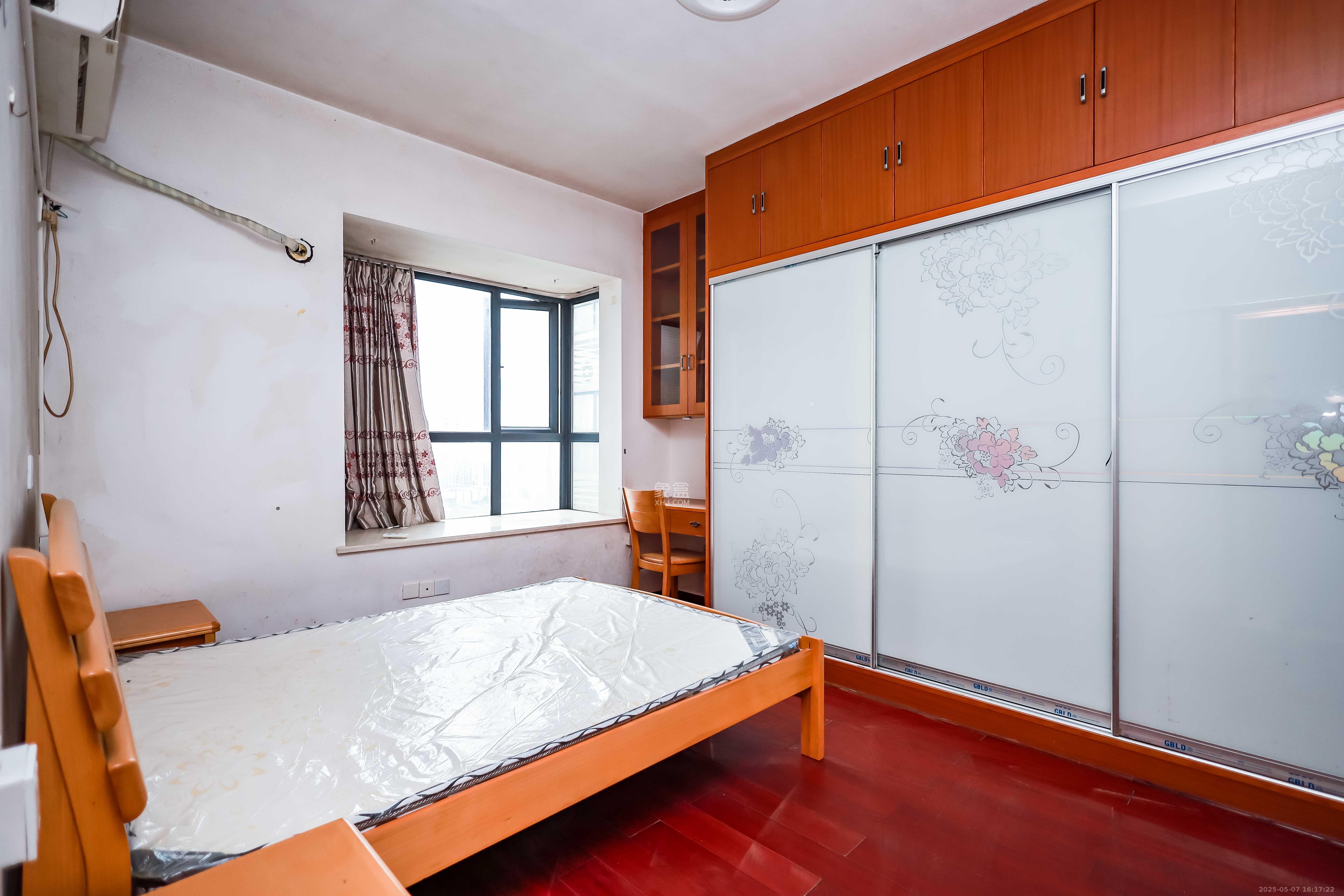 莱茵城  3室2厅2卫   2200.00元/月室内图