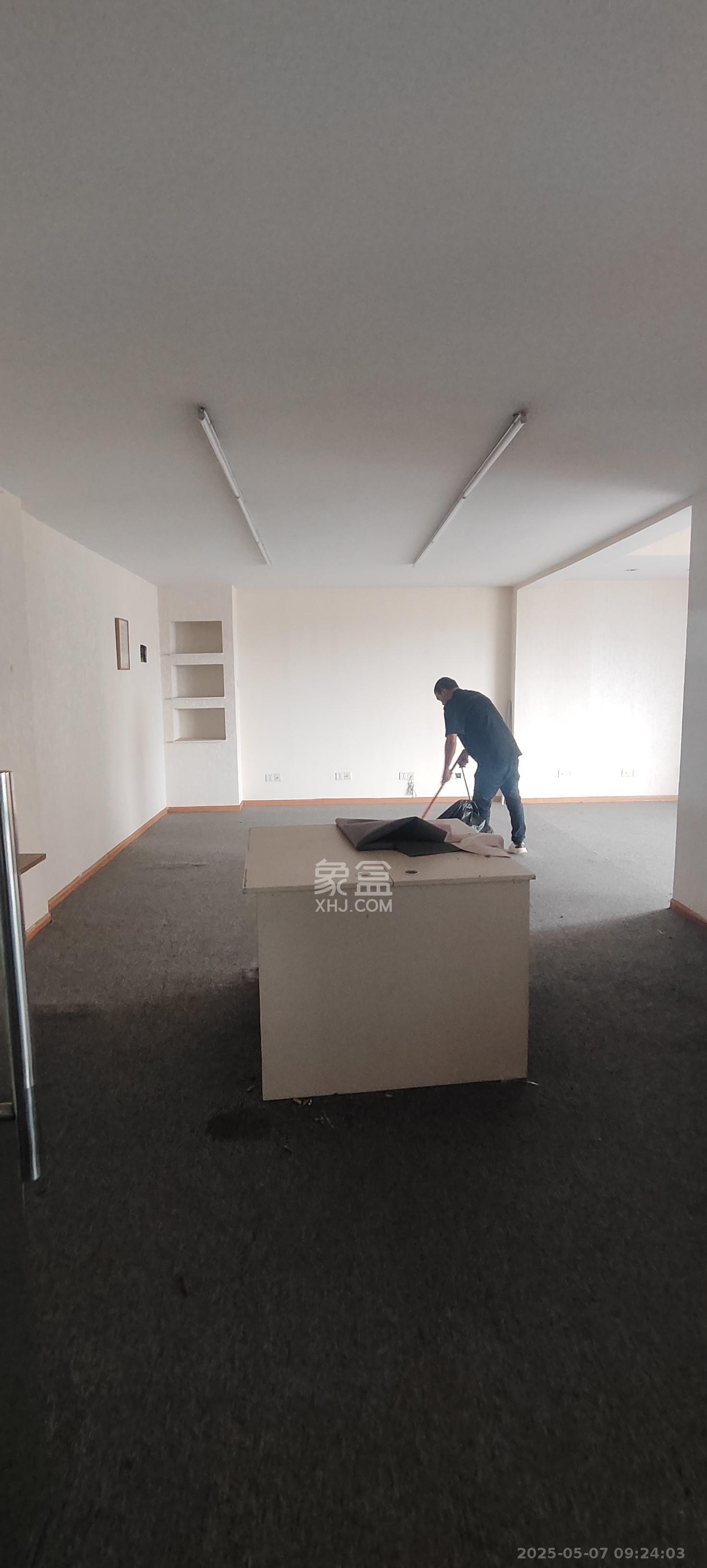 都市阳光大厦 3室2厅1卫 5000.0元/月 都市阳光大厦 3室2厅1卫 5000.0元/月室内图